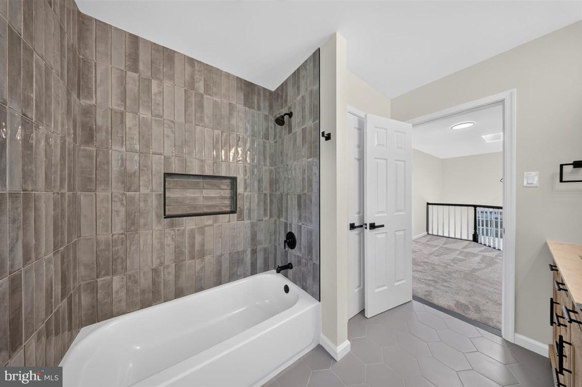 CHAPEL WOODS - Residential