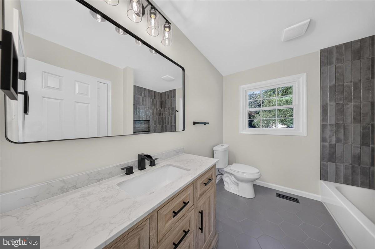 CHAPEL WOODS - Residential