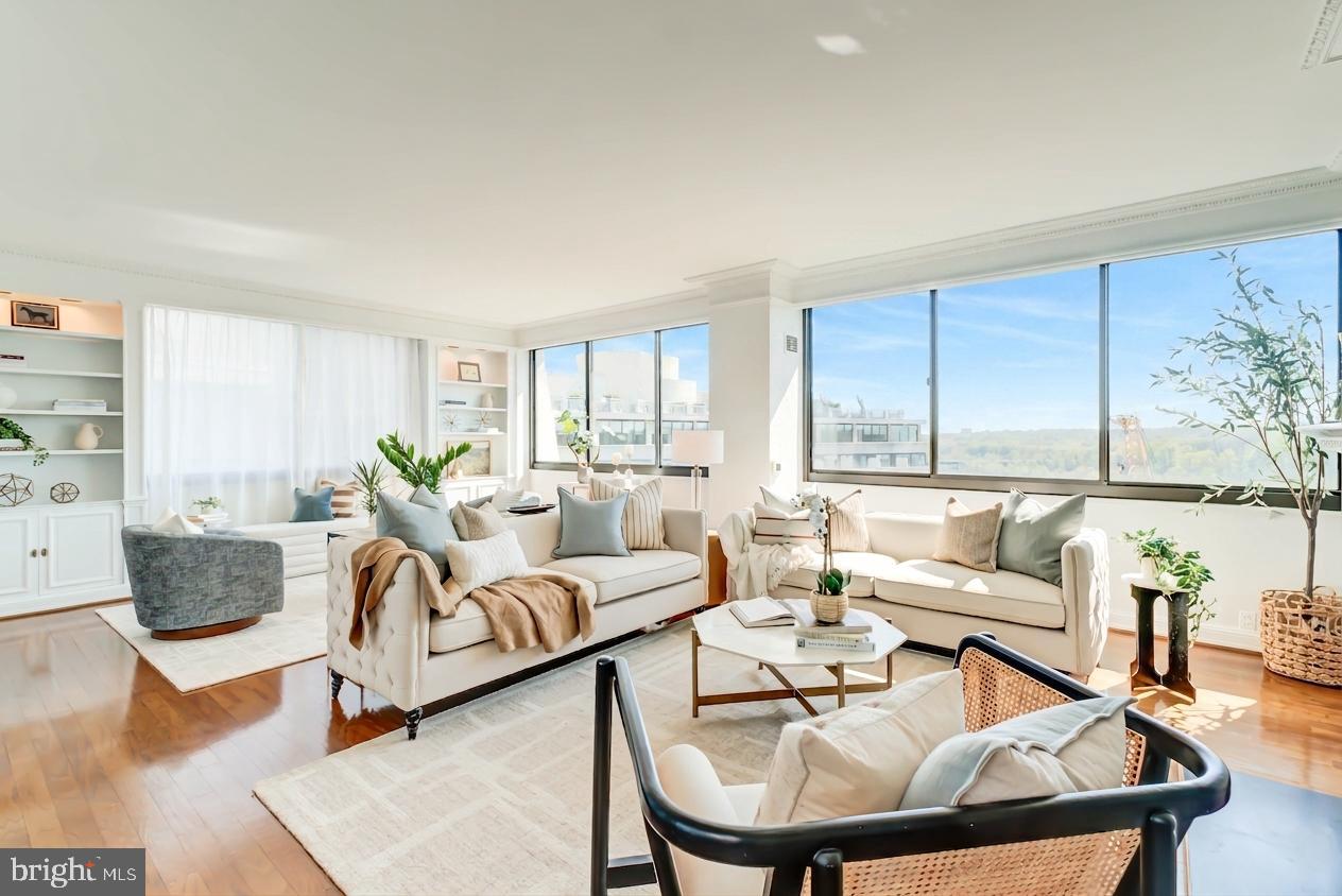 FOGGY BOTTOM - Residential