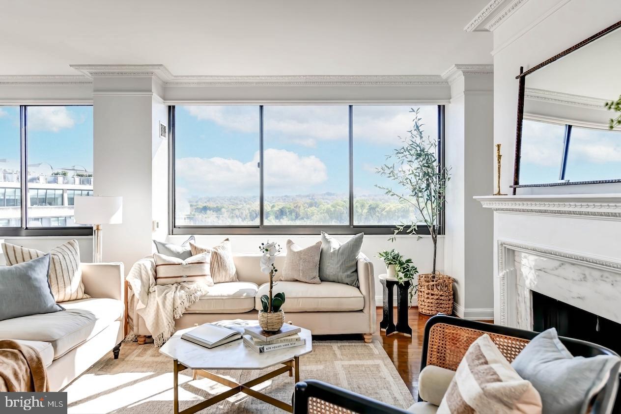 FOGGY BOTTOM - Residential