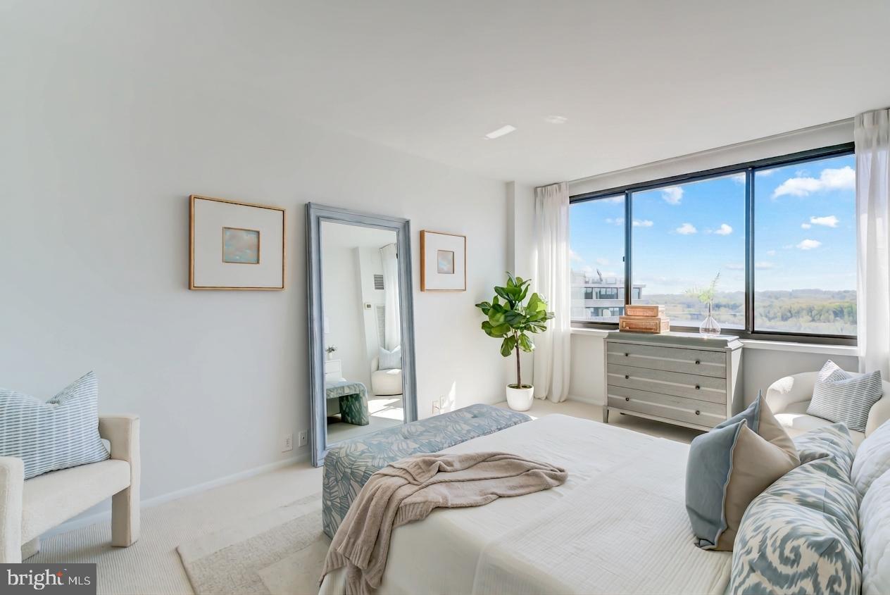 FOGGY BOTTOM - Residential