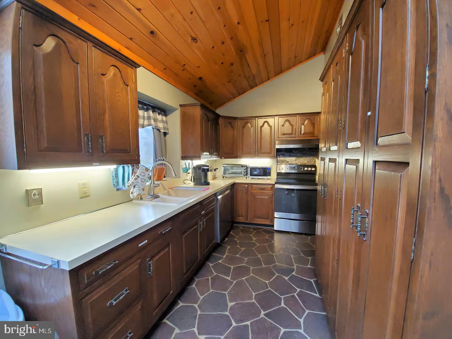 POCONO FARMS - Residential