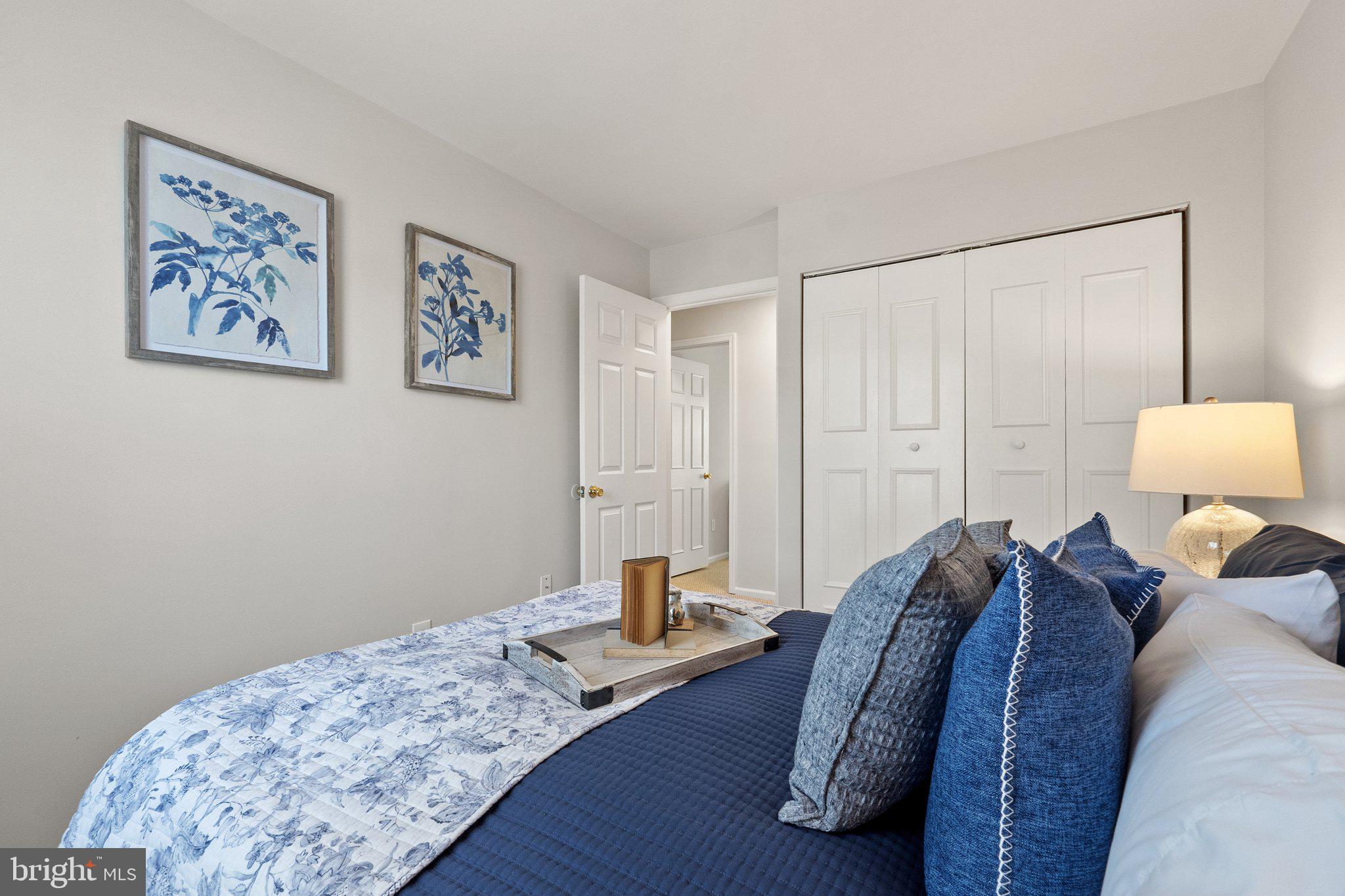 LONDON TOWN WEST - Residential