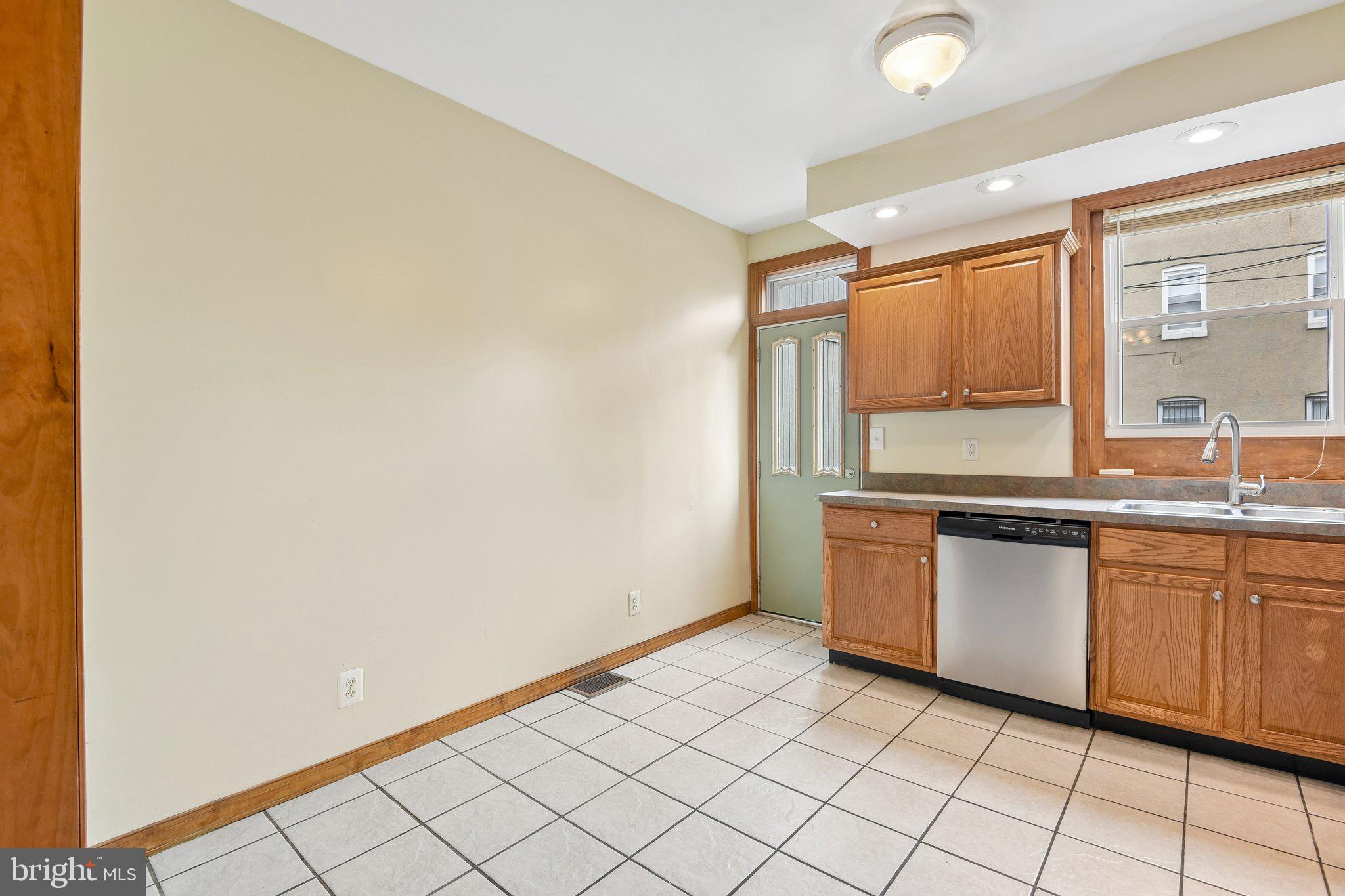 WASHINGTON VILLAGE - Residential