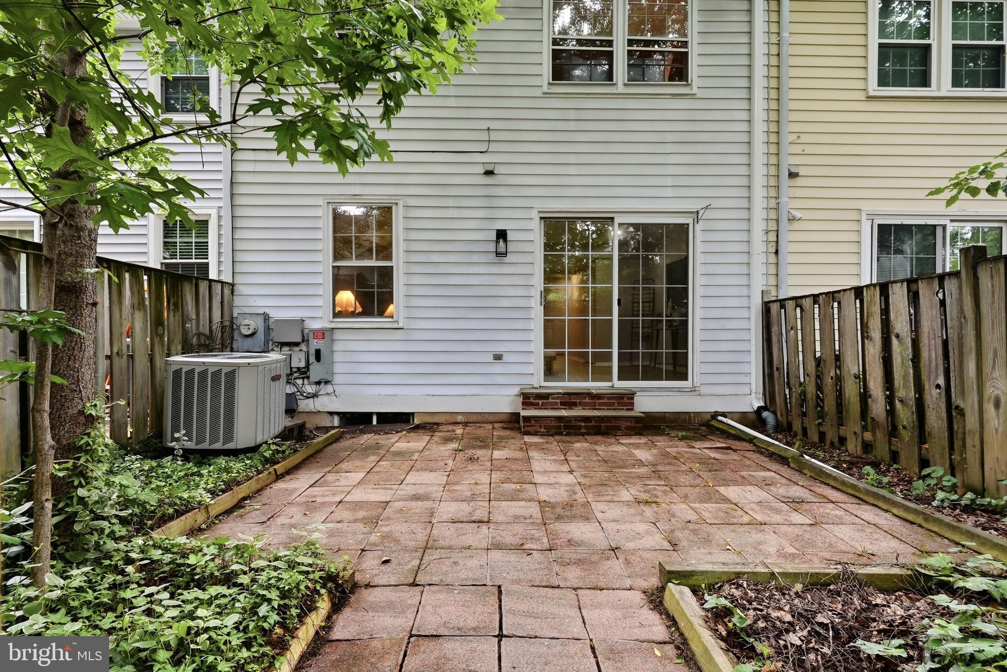 CROFTON SQUARE - Residential