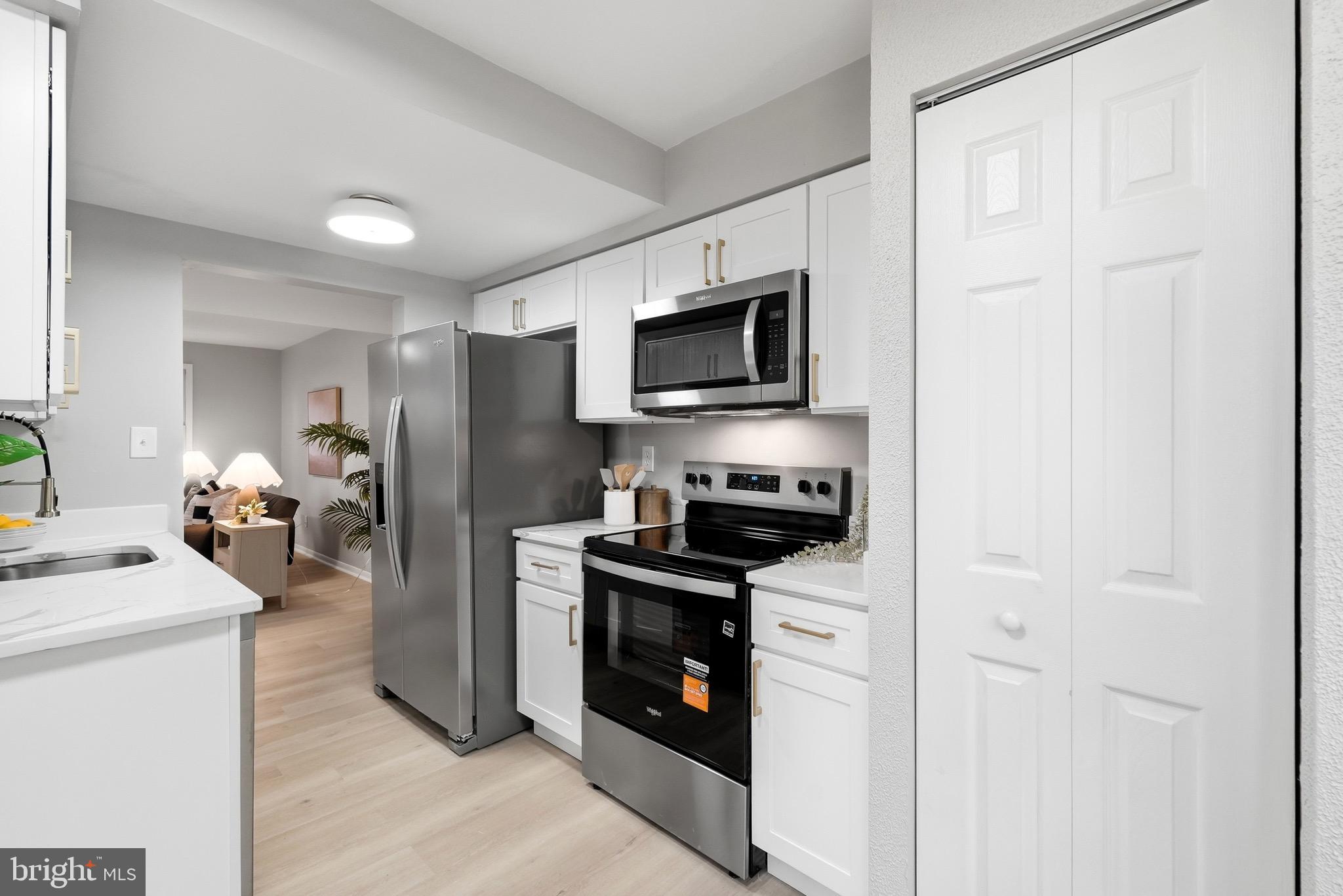 CROFTON SQUARE - Residential
