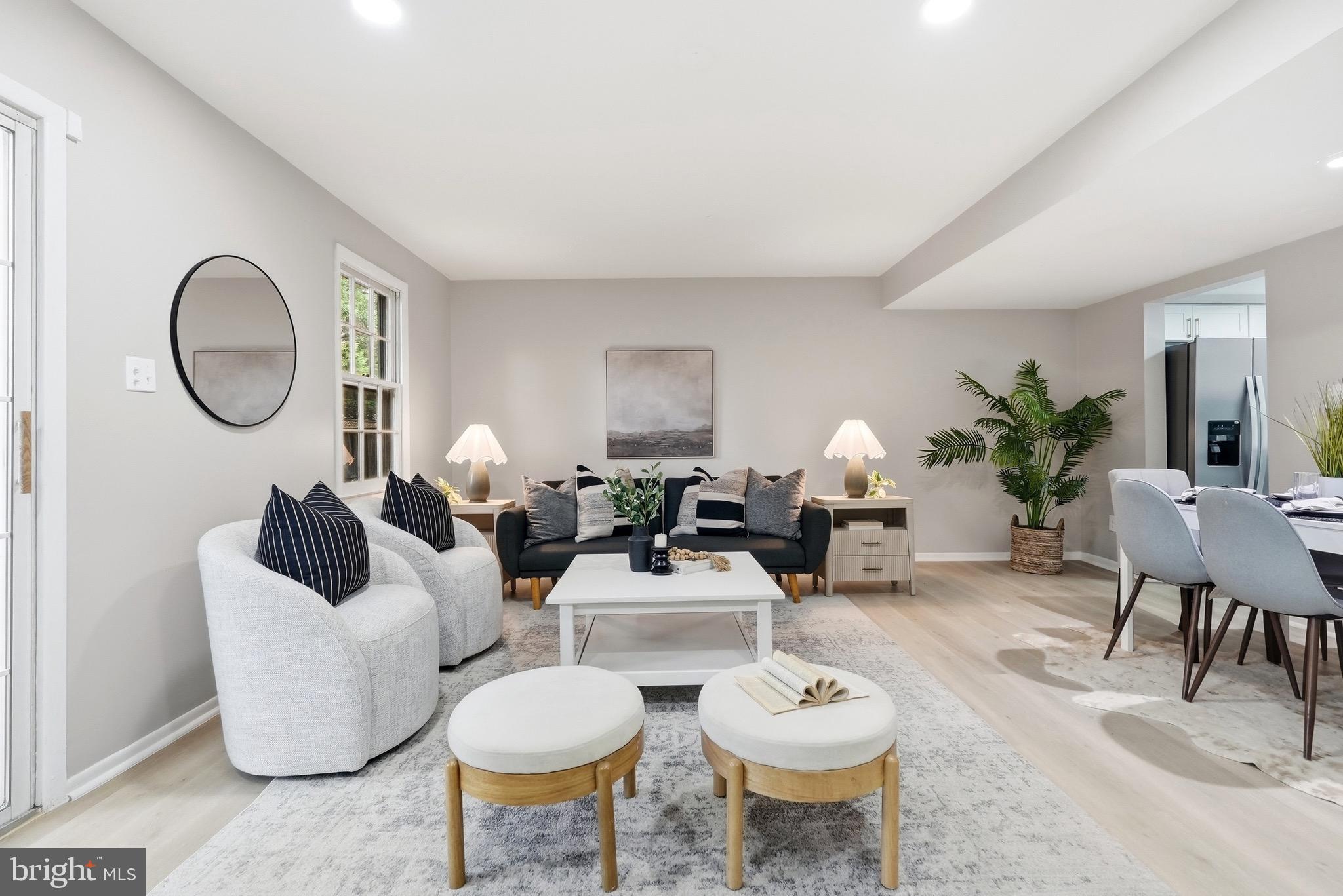 CROFTON SQUARE - Residential