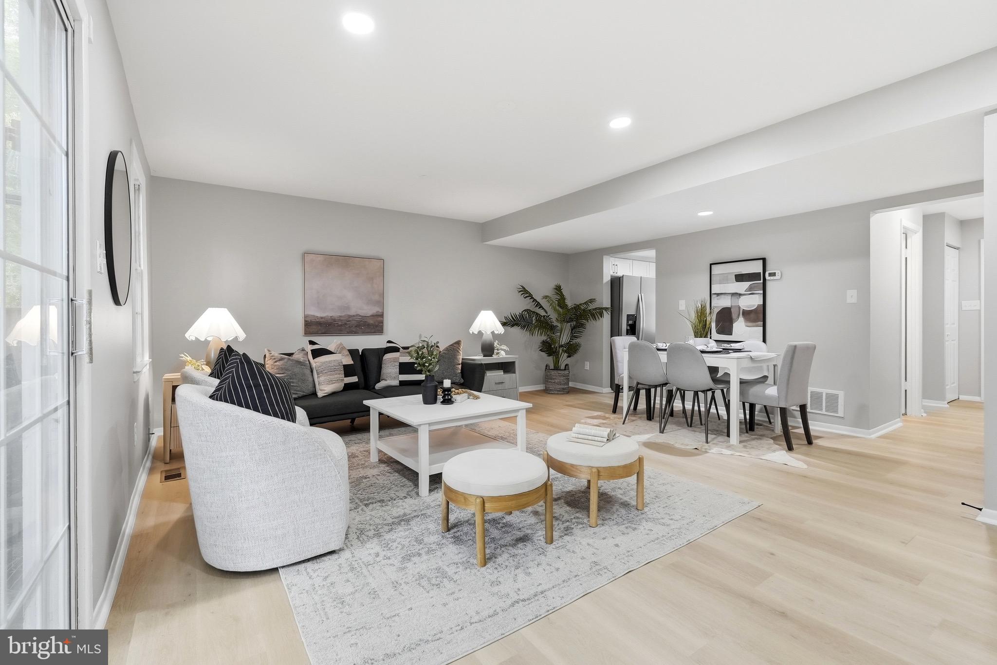 CROFTON SQUARE - Residential