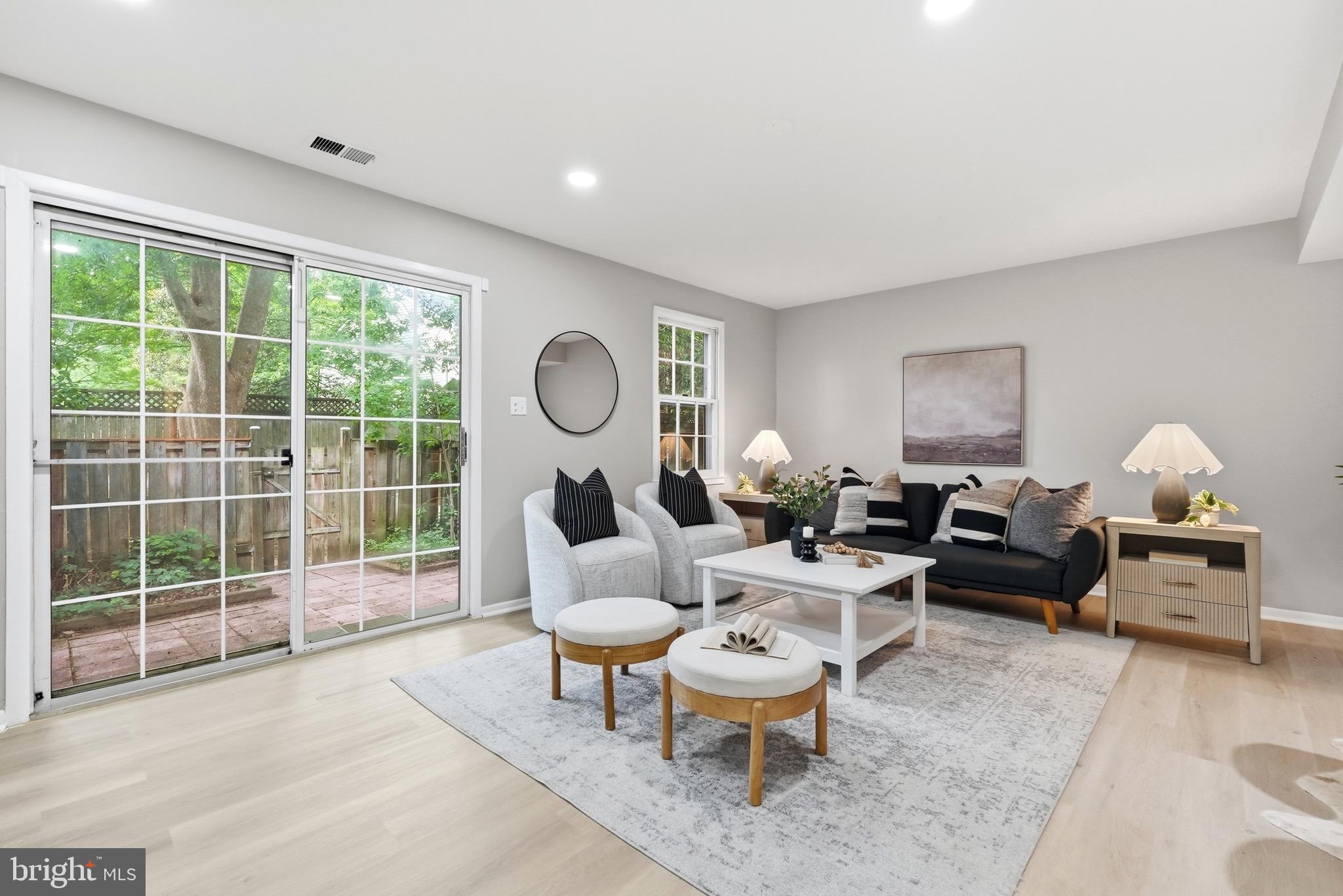 CROFTON SQUARE - Residential