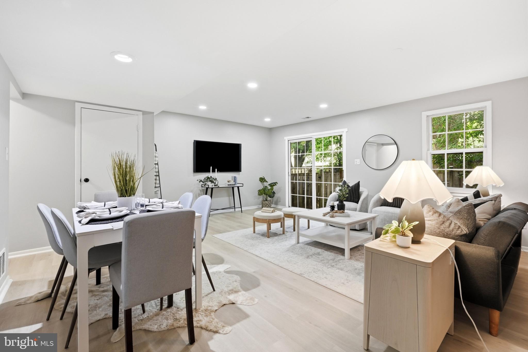 CROFTON SQUARE - Residential