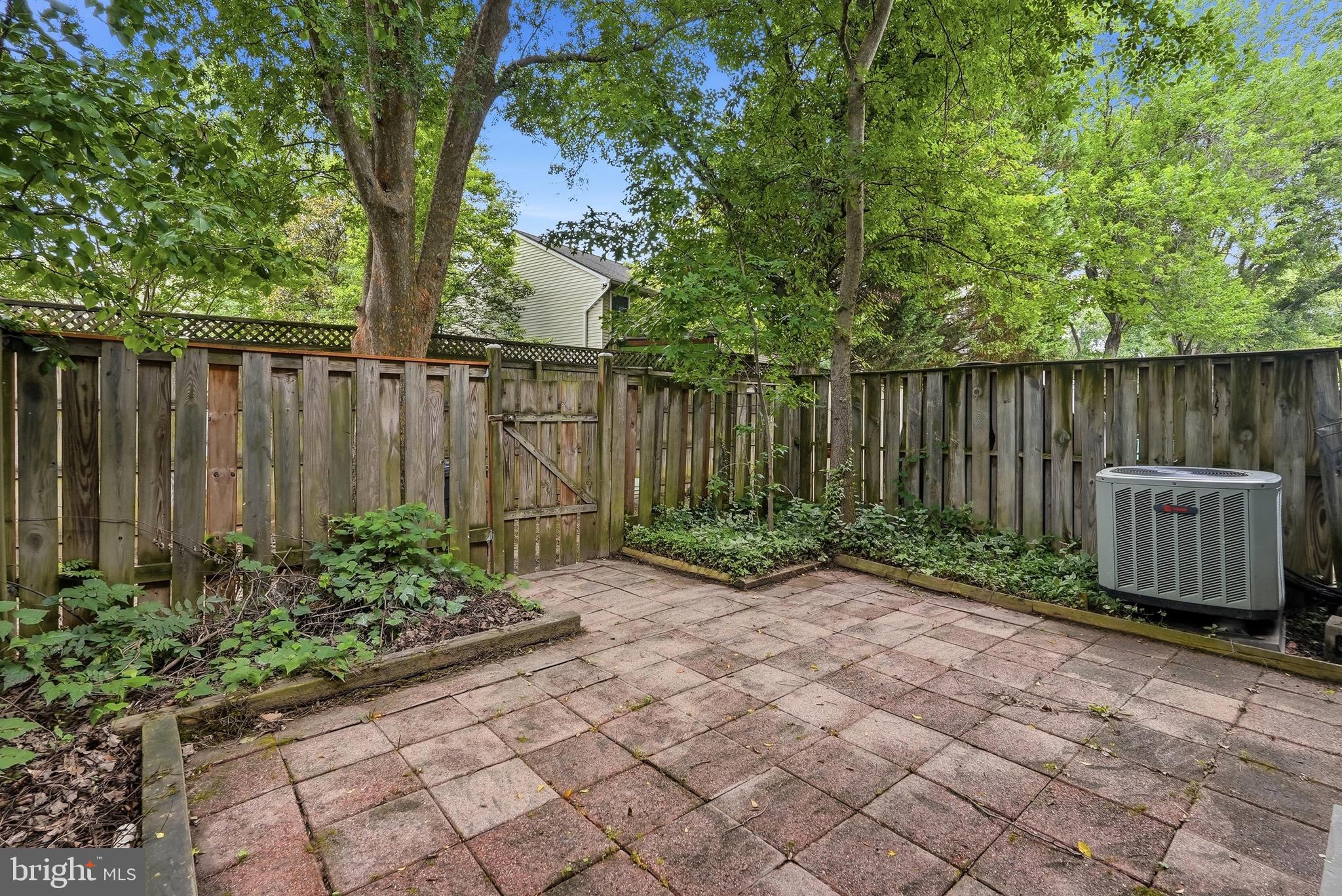 CROFTON SQUARE - Residential