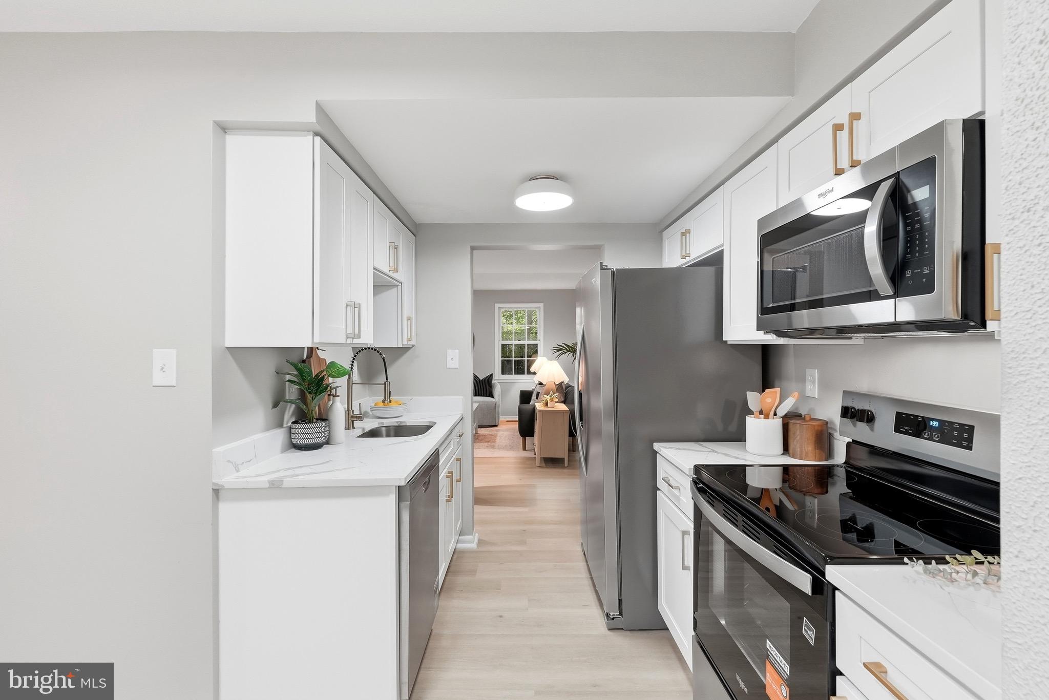 CROFTON SQUARE - Residential
