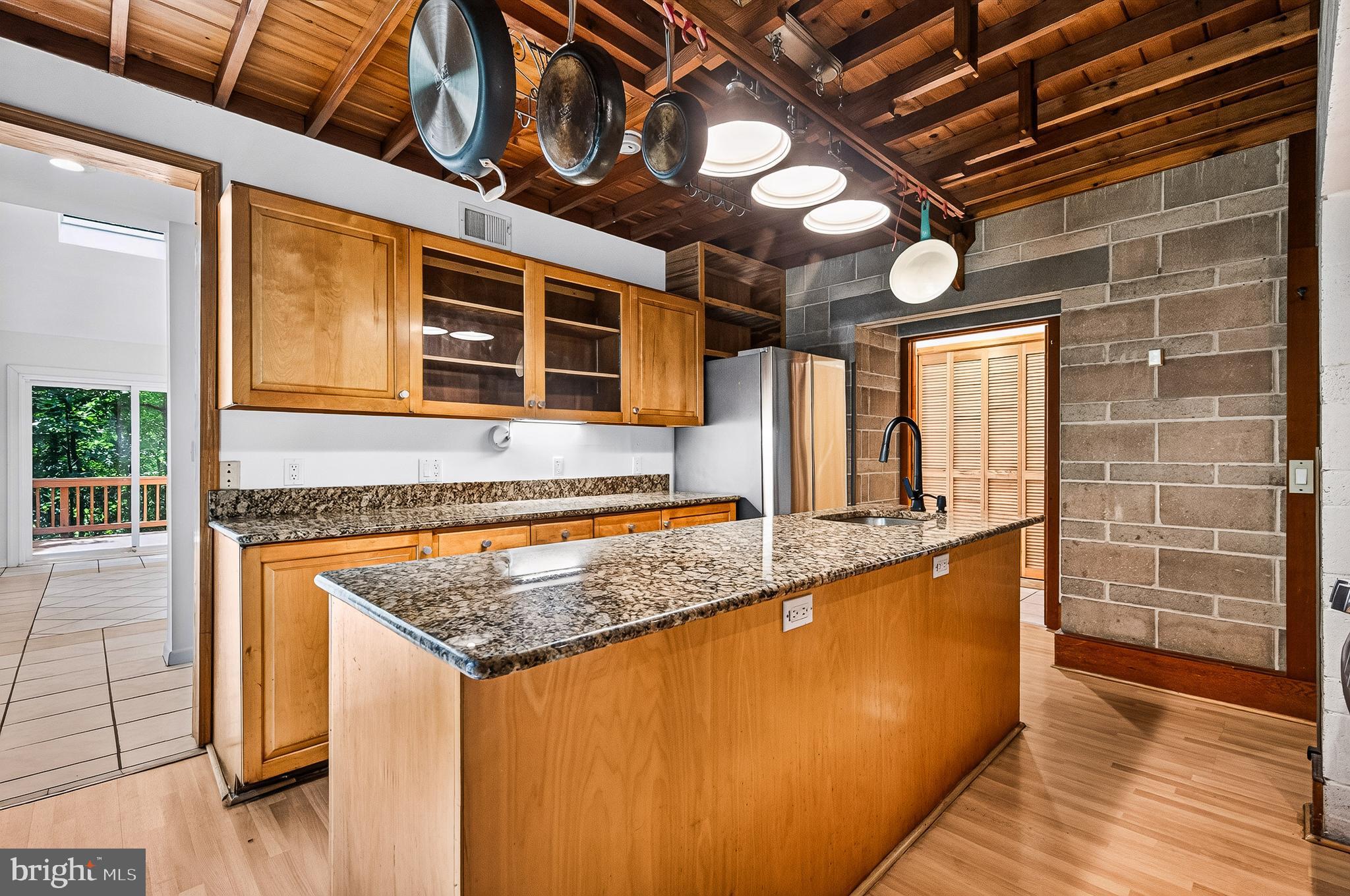 RESTON - Residential