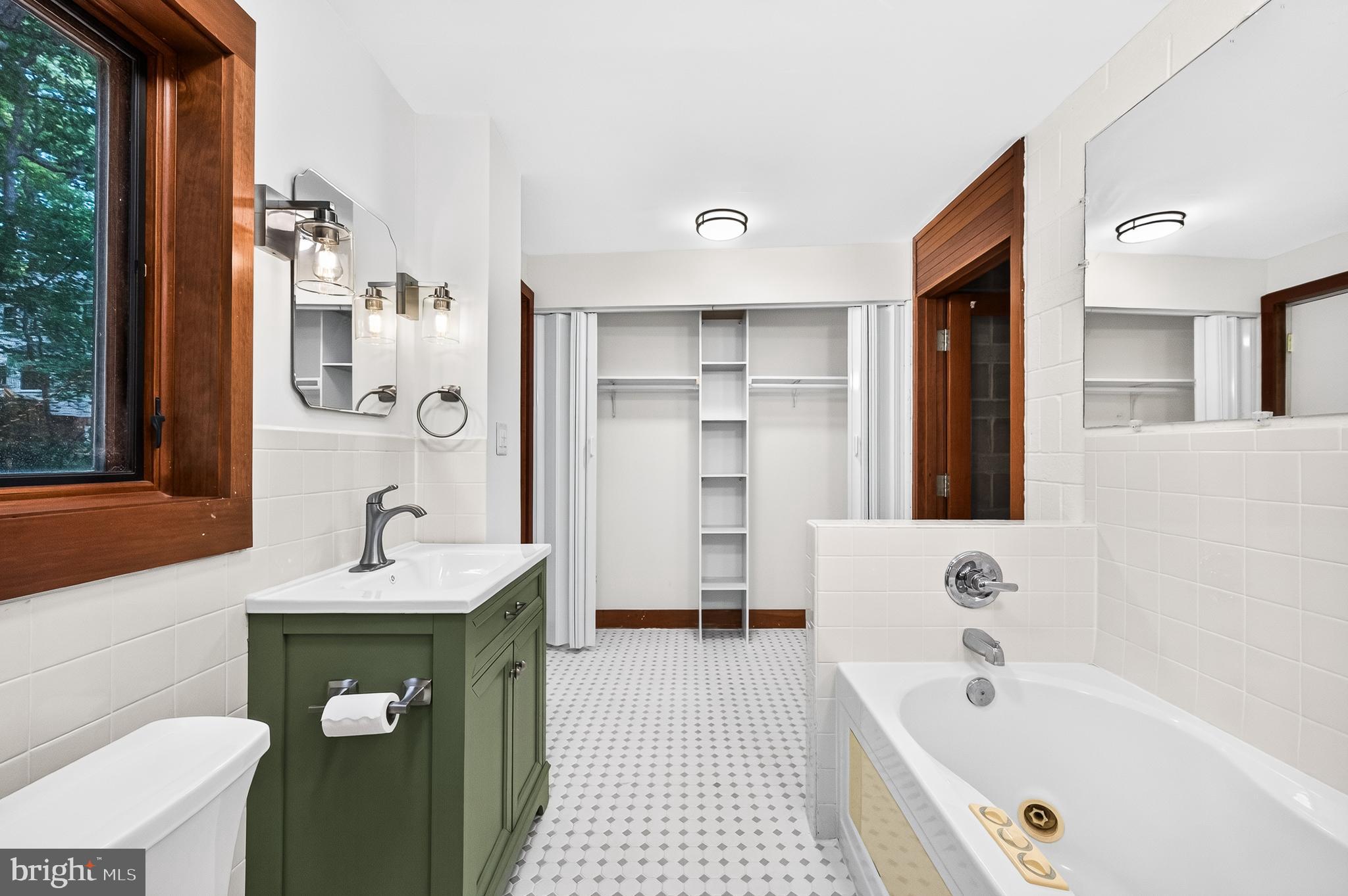 RESTON - Residential