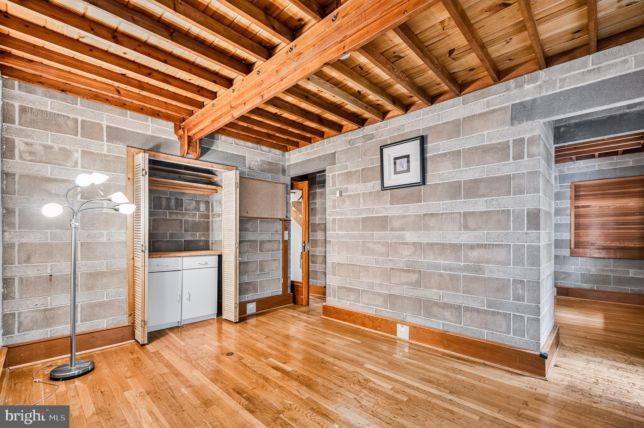 RESTON - Residential