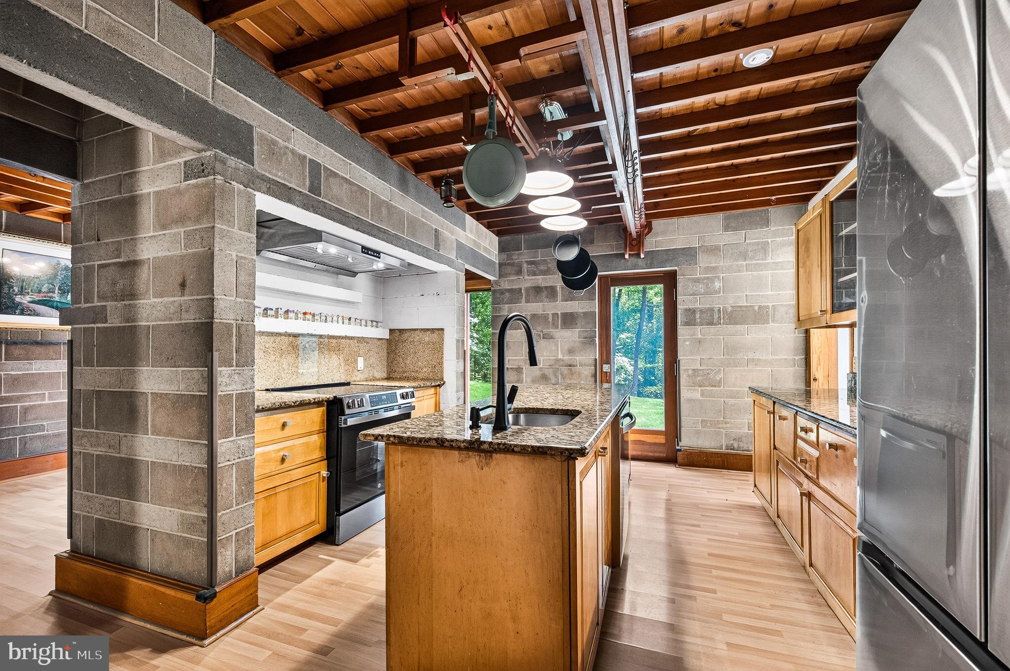 RESTON - Residential