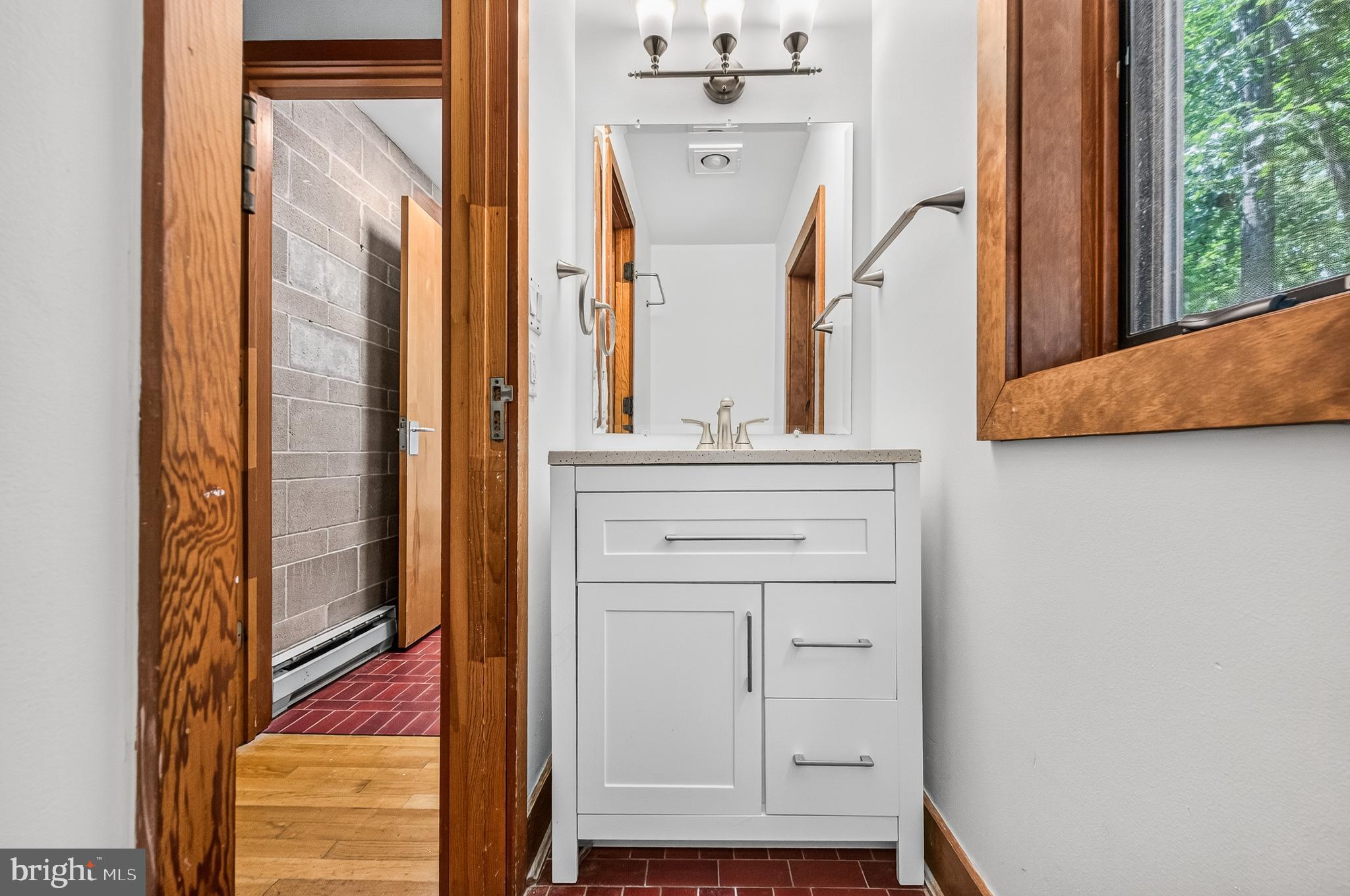 RESTON - Residential