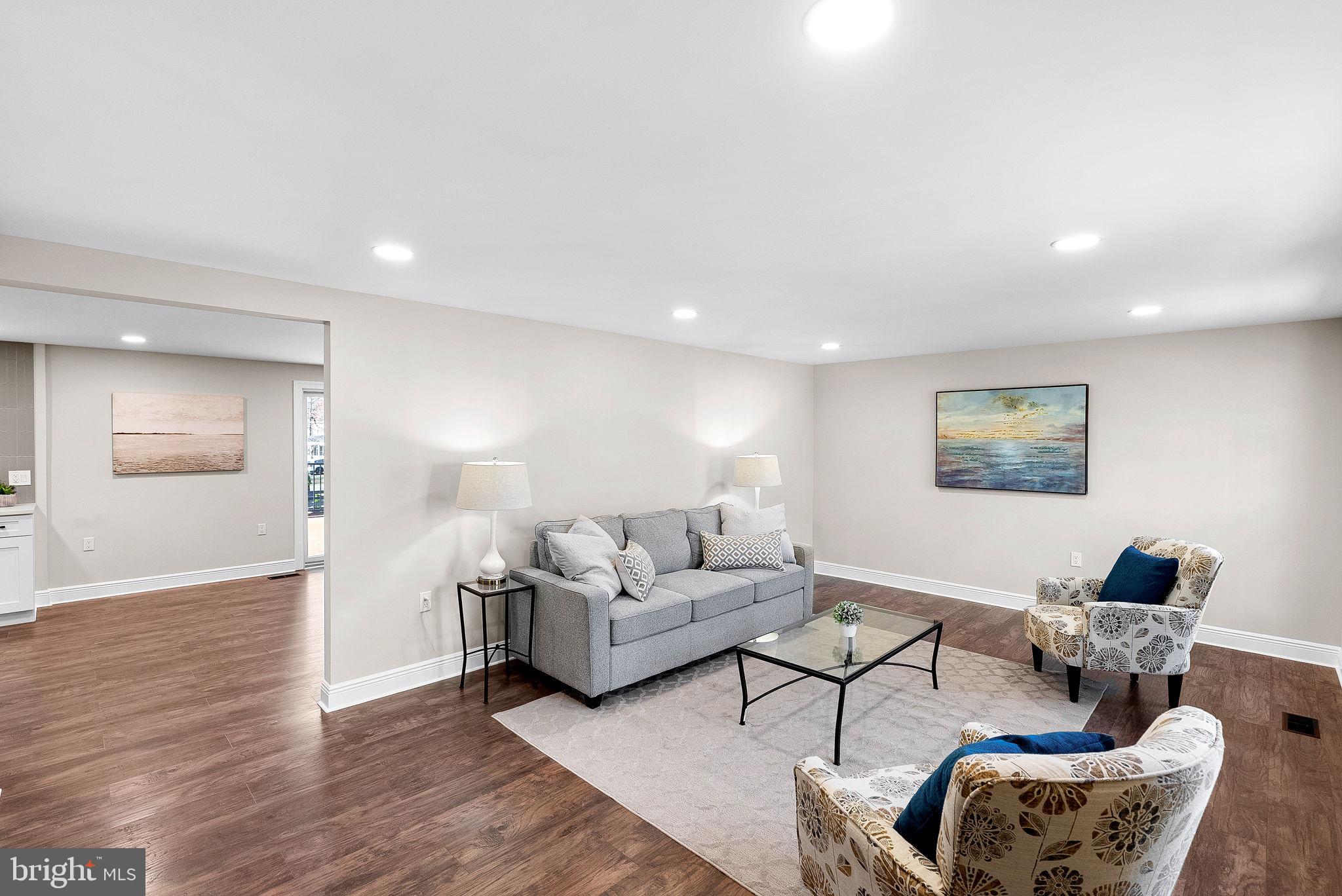 FOX MILL ESTATES - Residential