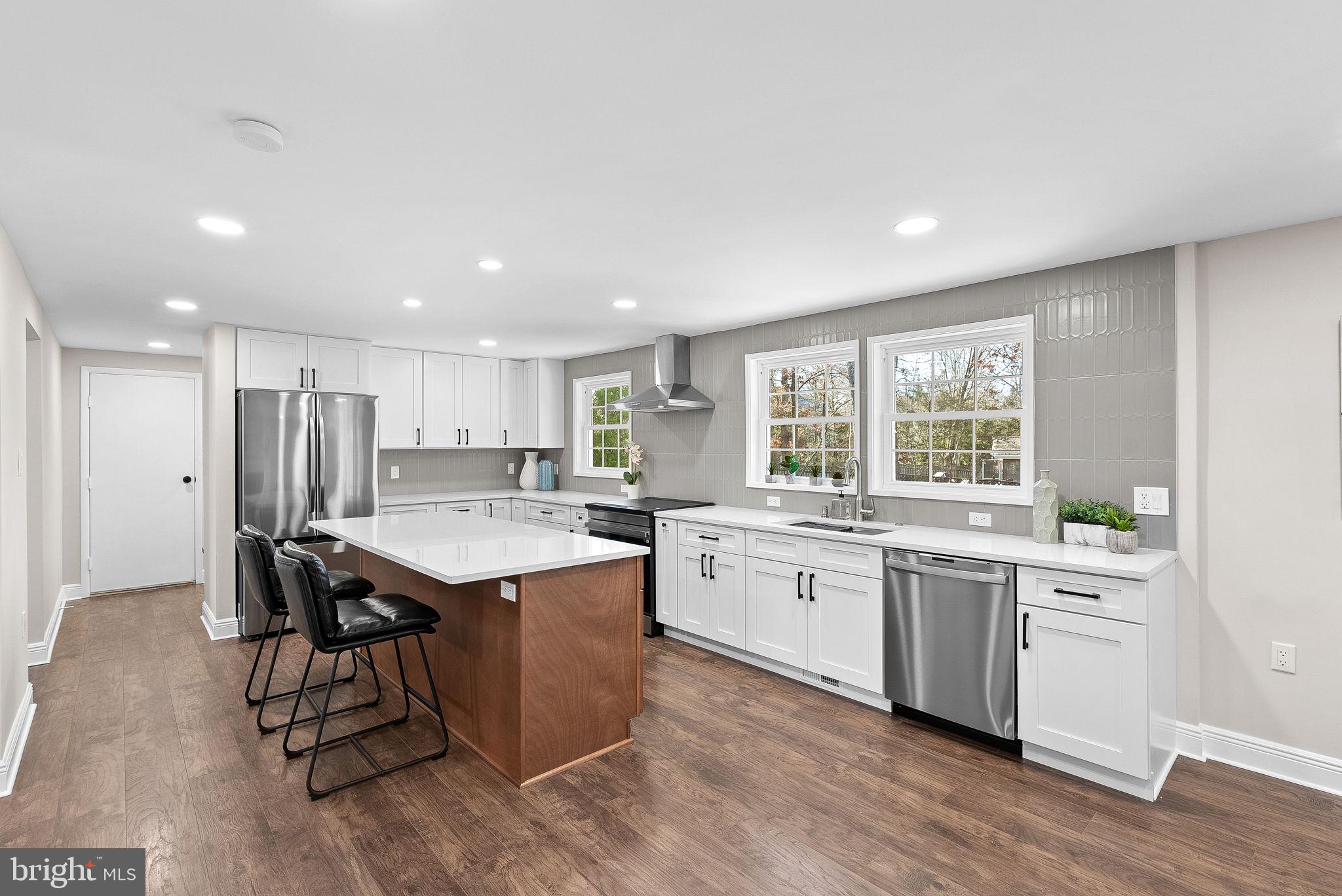 FOX MILL ESTATES - Residential