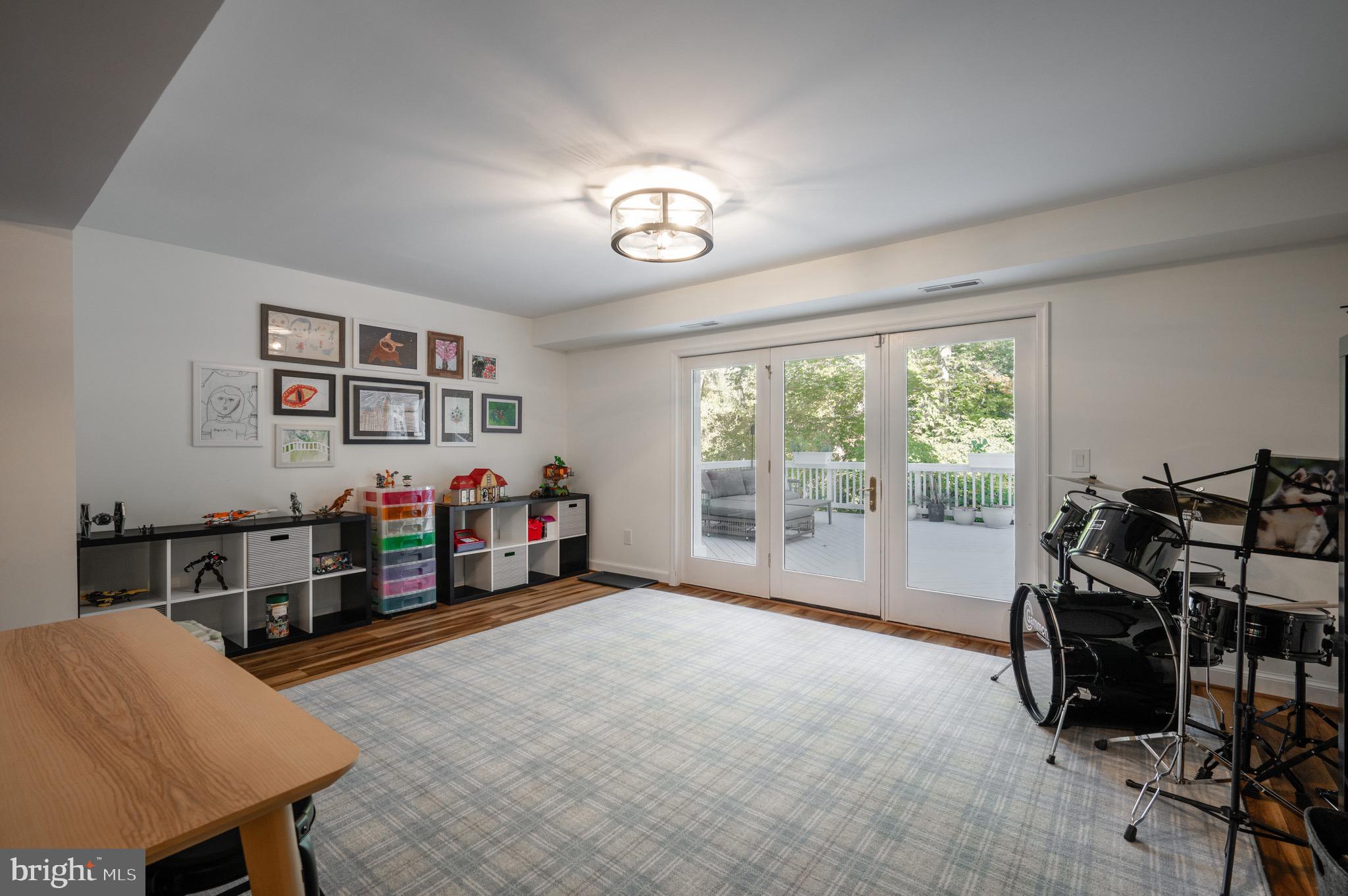 WELLINGTON WOODS - Residential