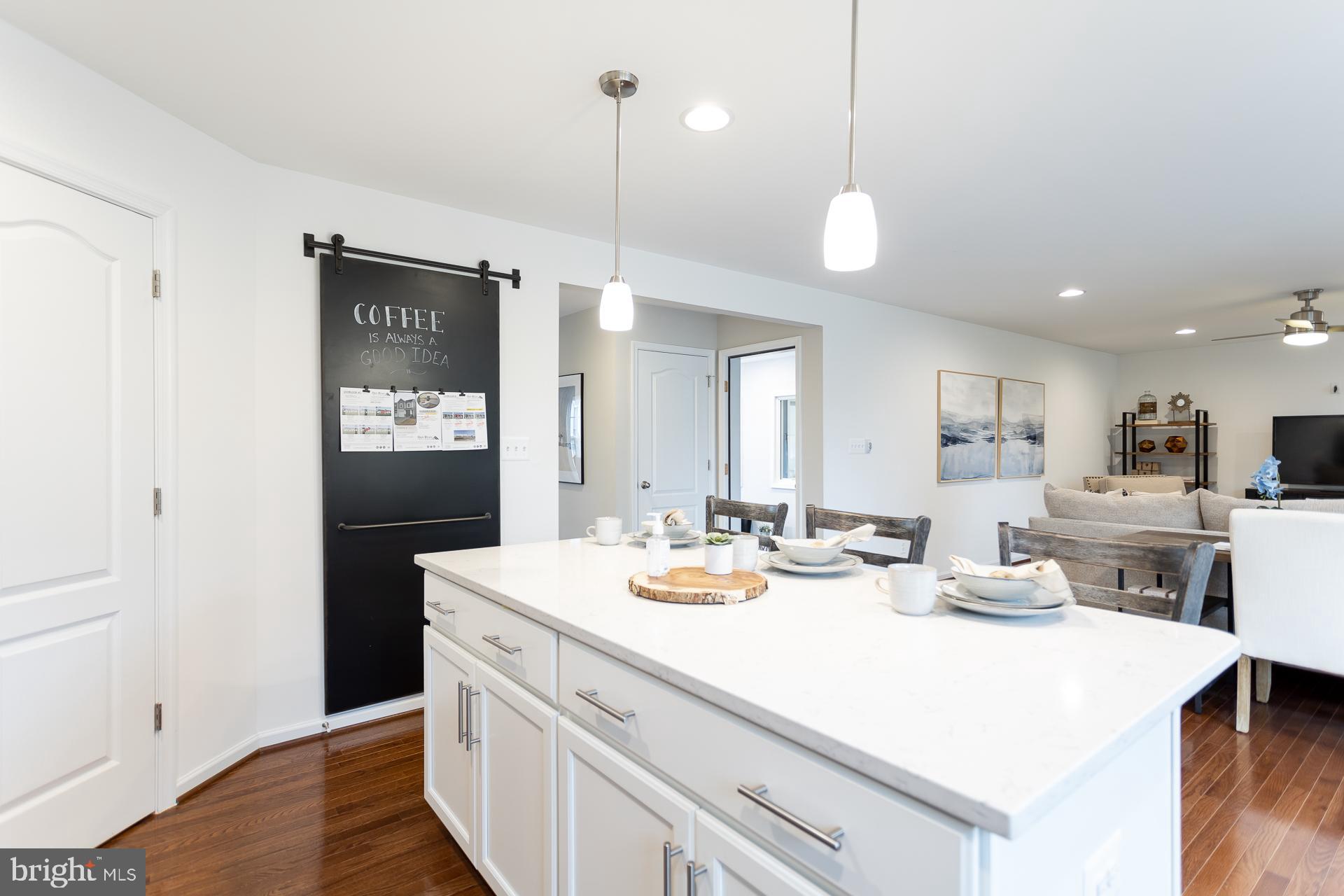 KING'S CROSSING - Residential