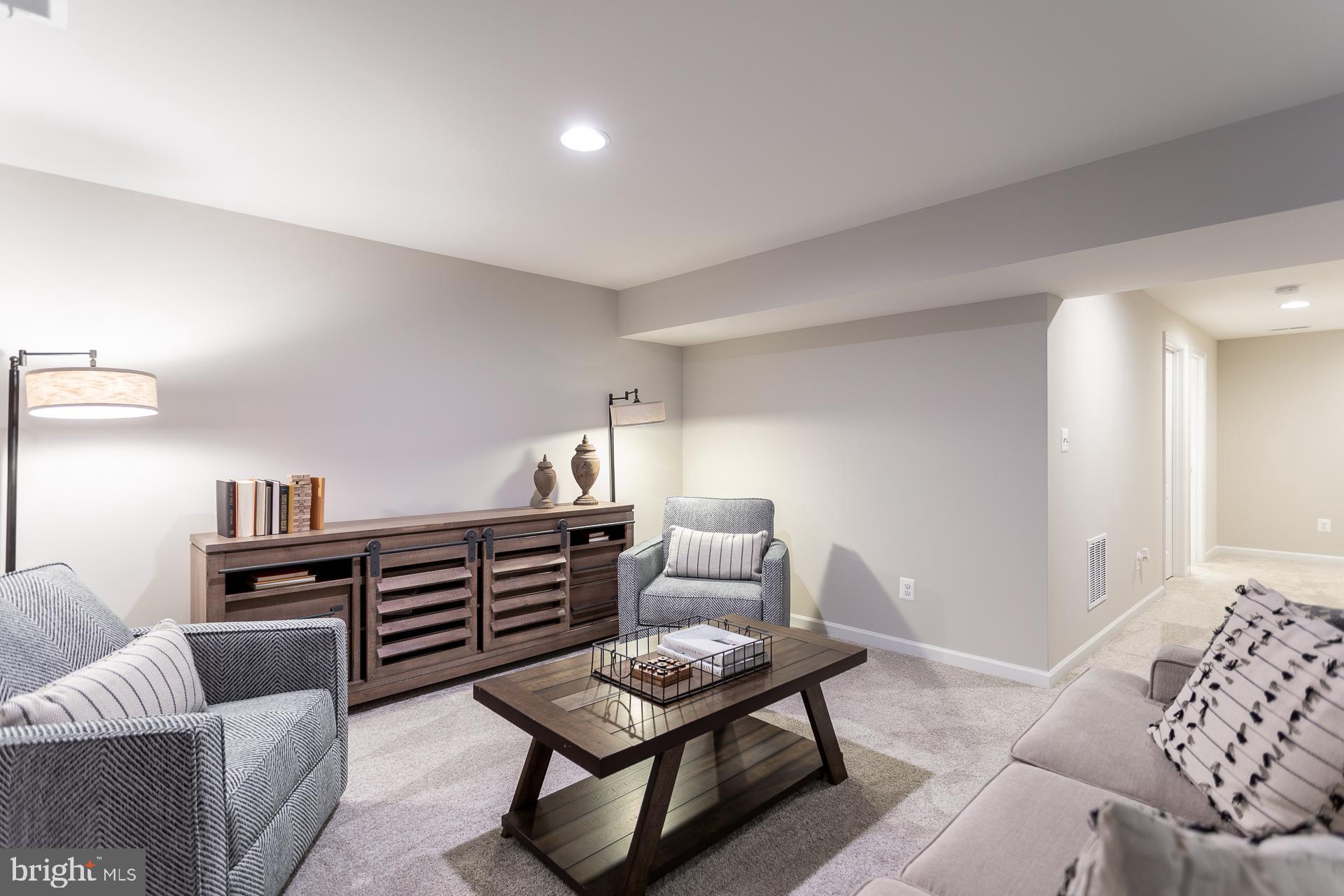 KING'S CROSSING - Residential