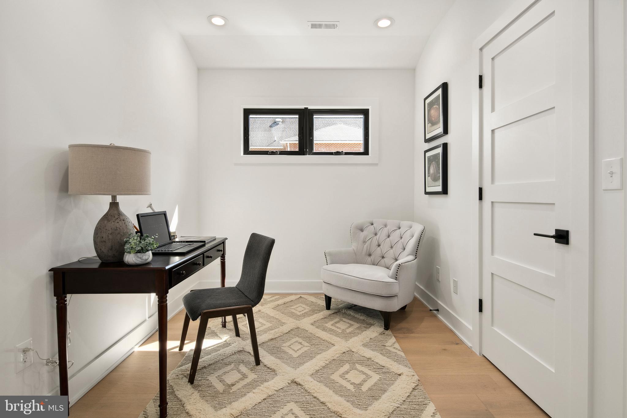 BERKSHIRE OAKWOOD - Residential