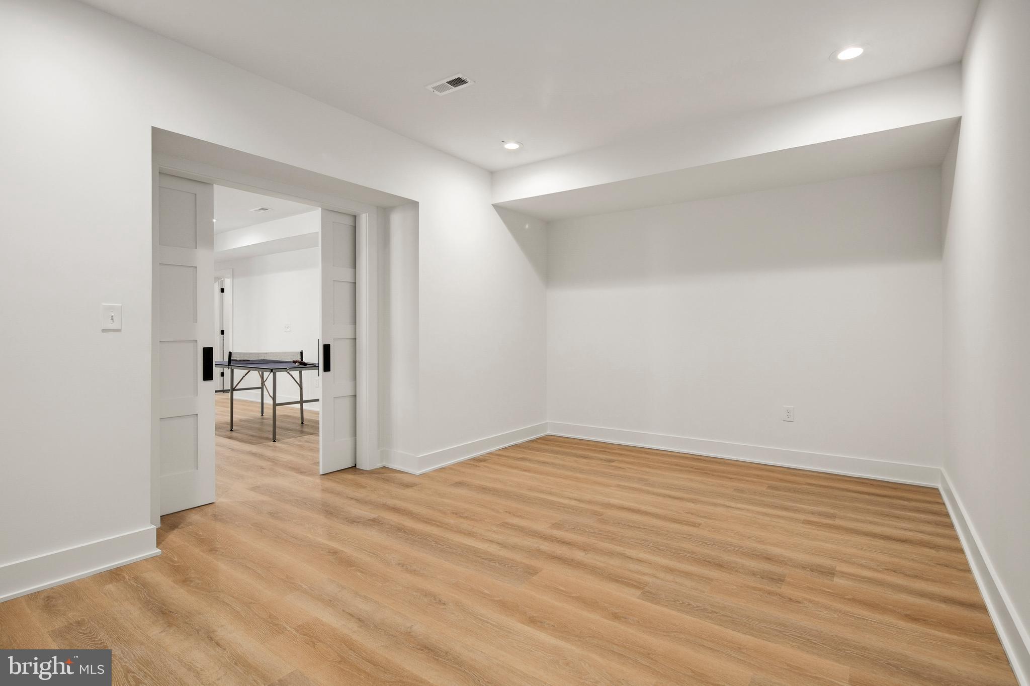 BERKSHIRE OAKWOOD - Residential