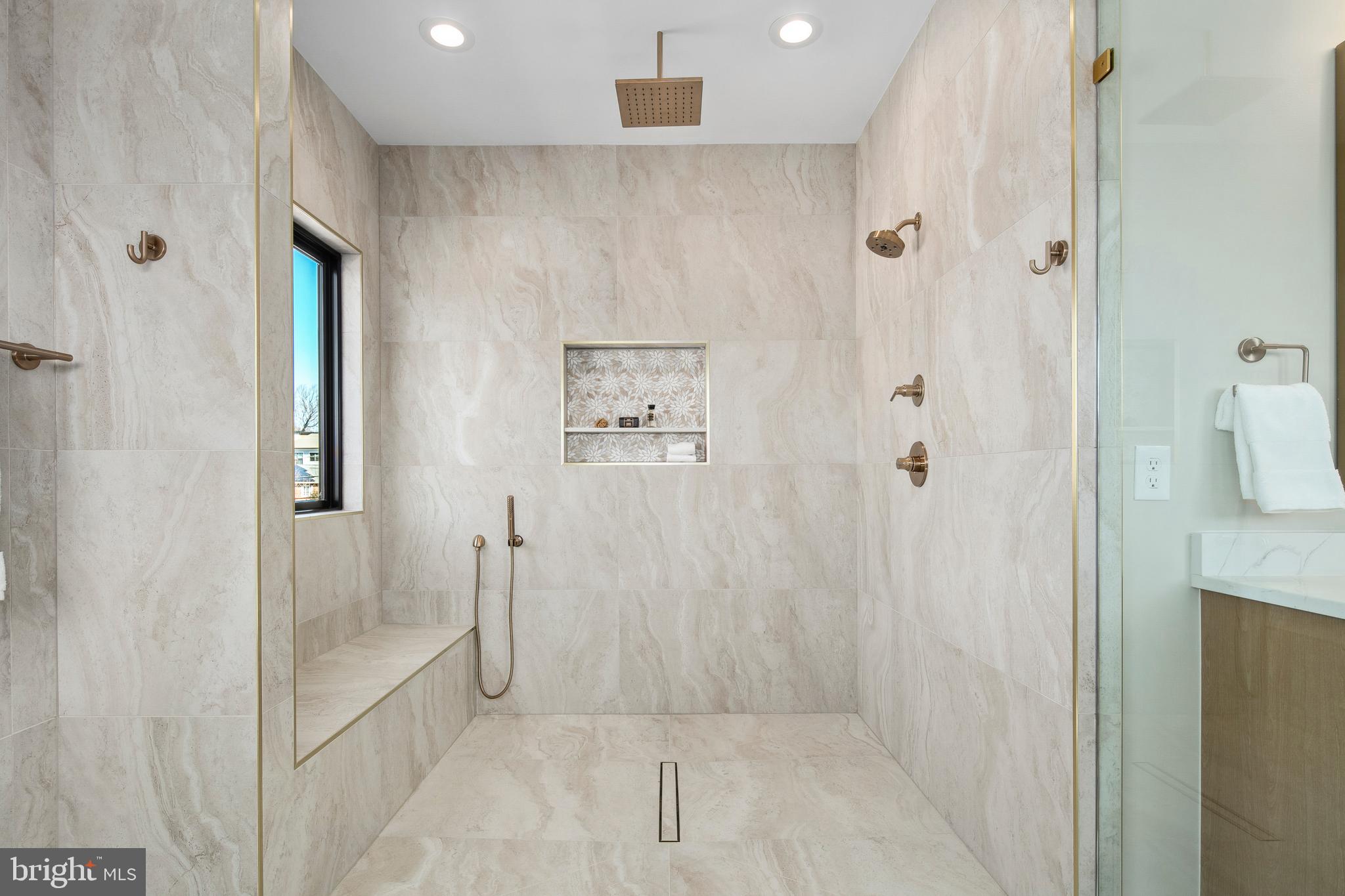 BERKSHIRE OAKWOOD - Residential