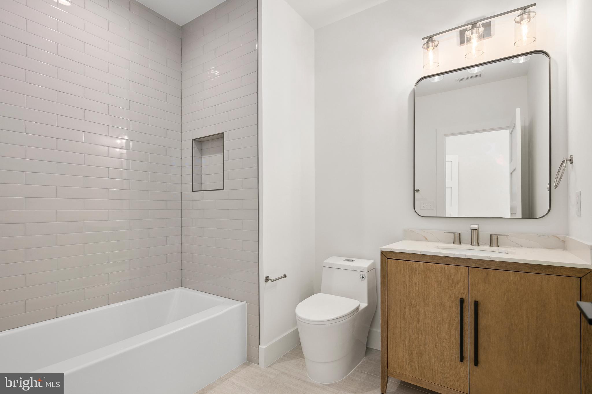 BERKSHIRE OAKWOOD - Residential