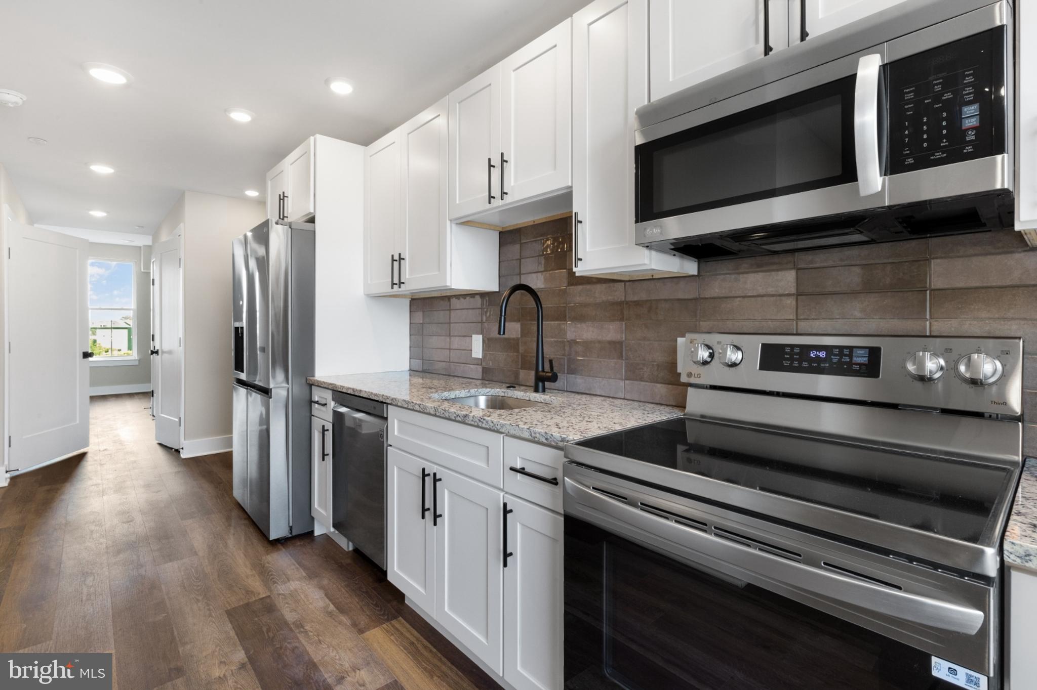 EAST KENSINGTON - Residential Lease