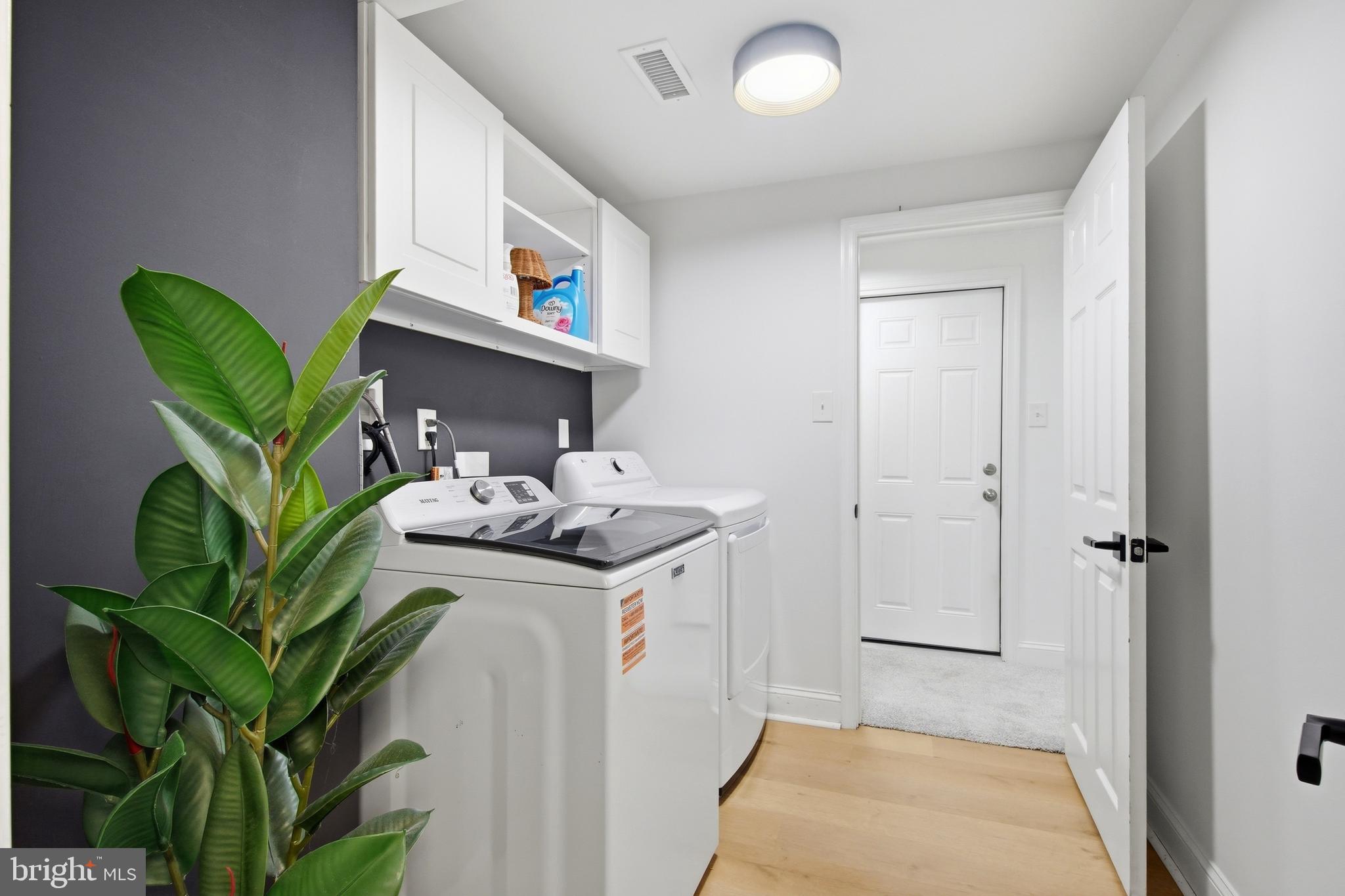 THORNHILL - Residential