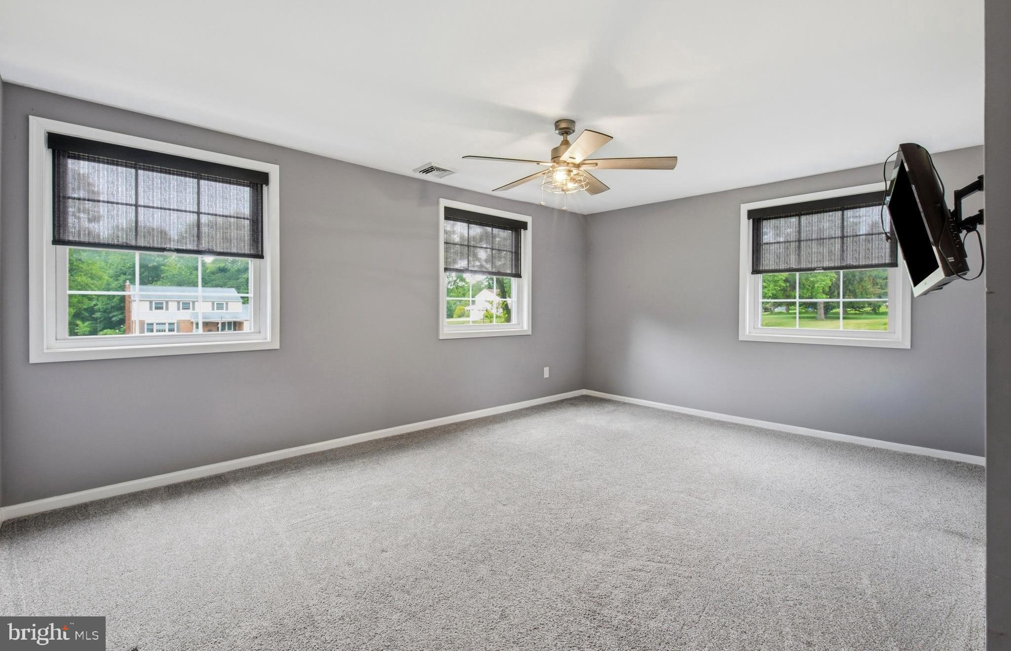 THORNHILL - Residential