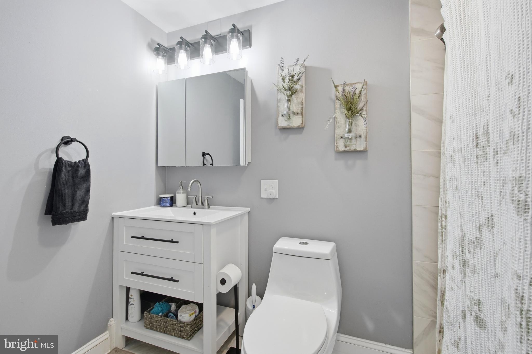 THORNHILL - Residential