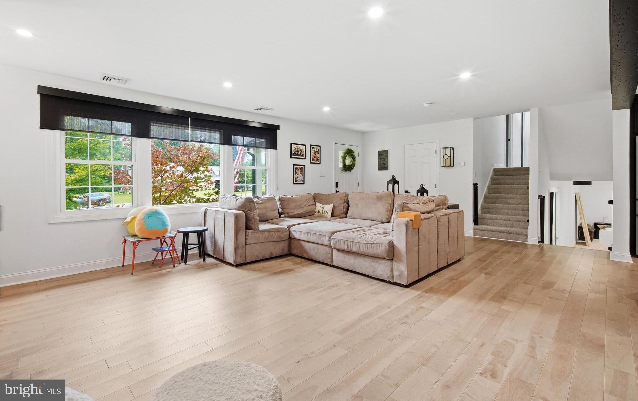 THORNHILL - Residential