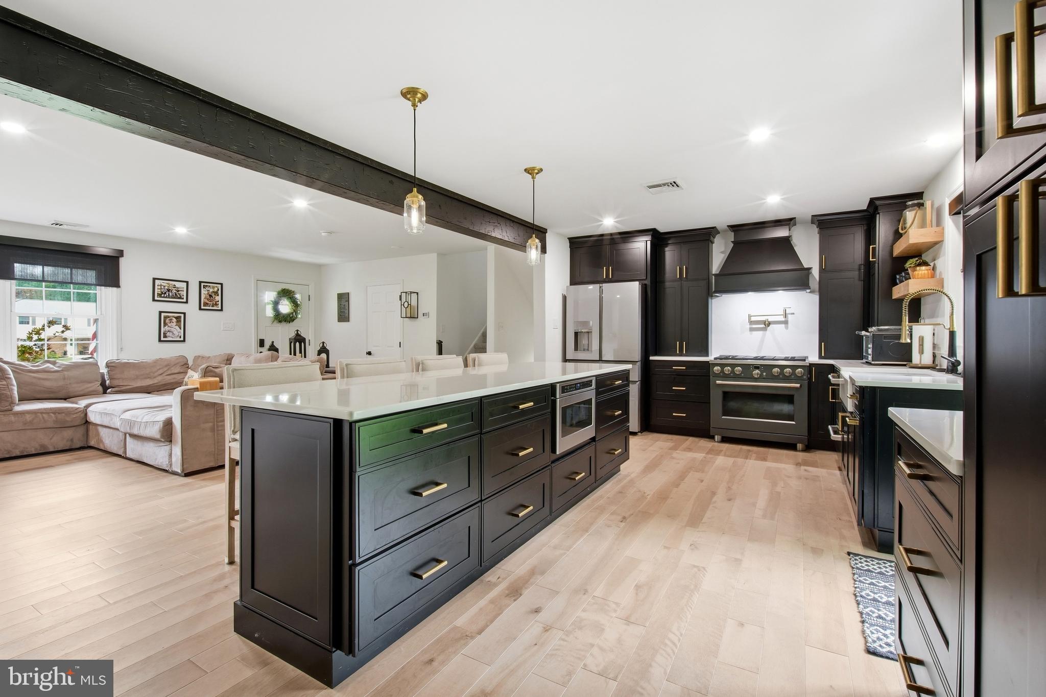 THORNHILL - Residential