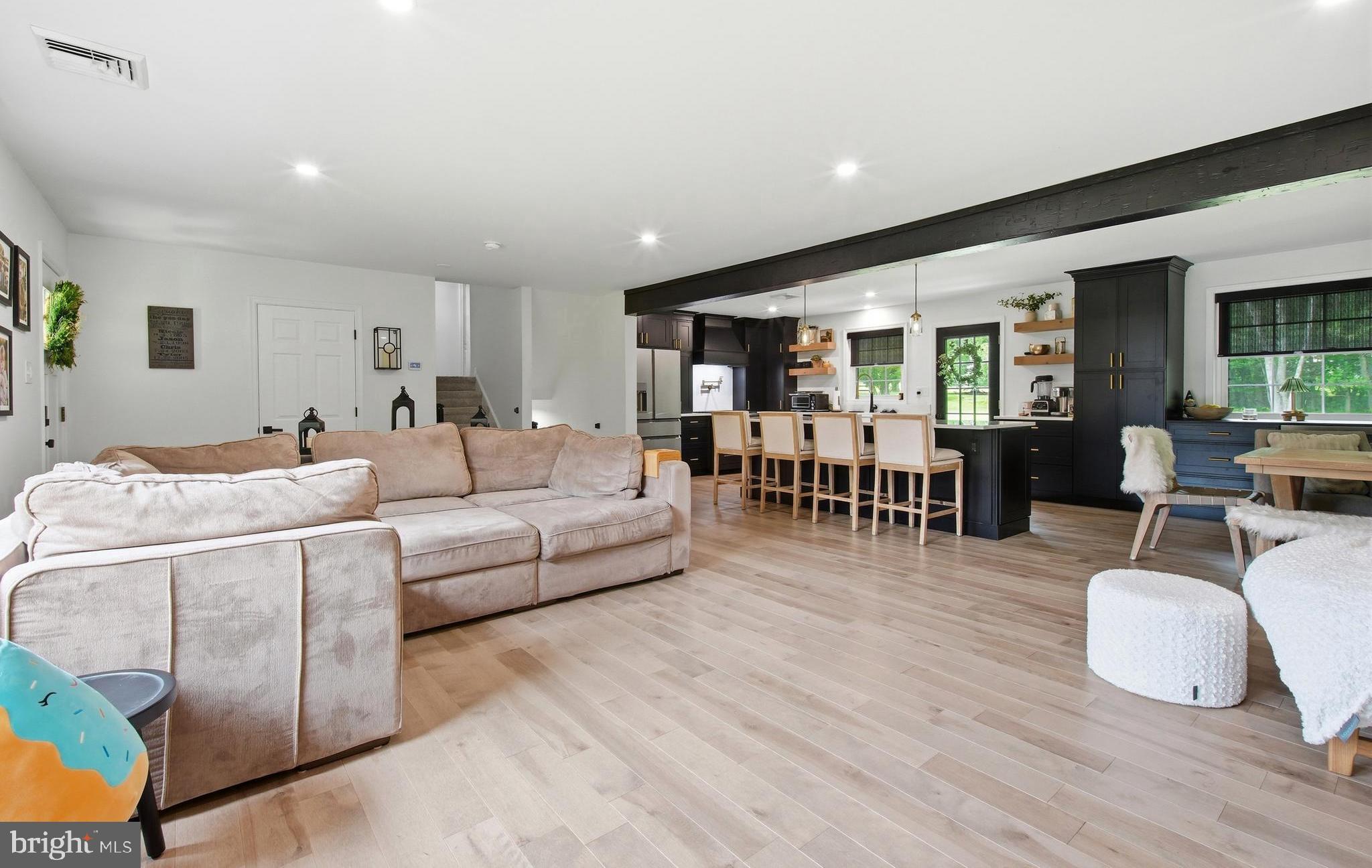 THORNHILL - Residential
