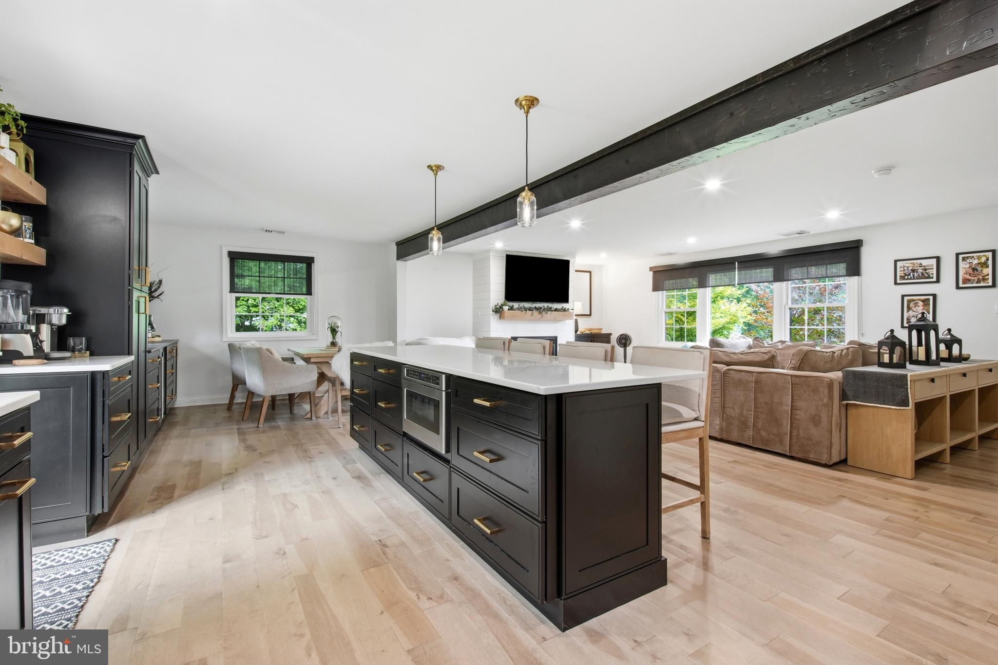 THORNHILL - Residential
