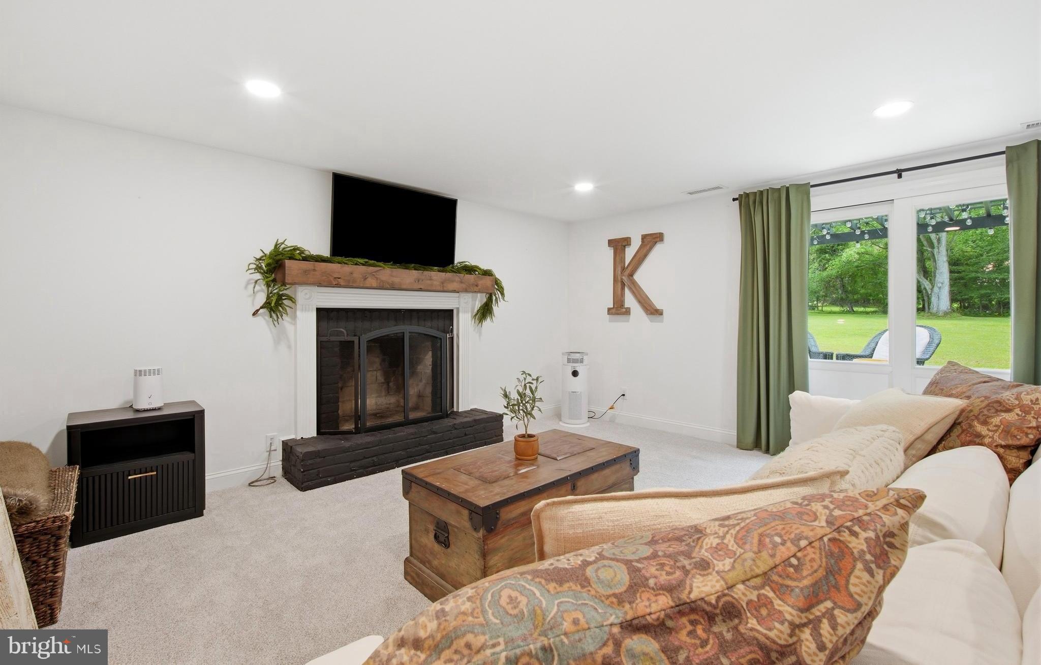 THORNHILL - Residential