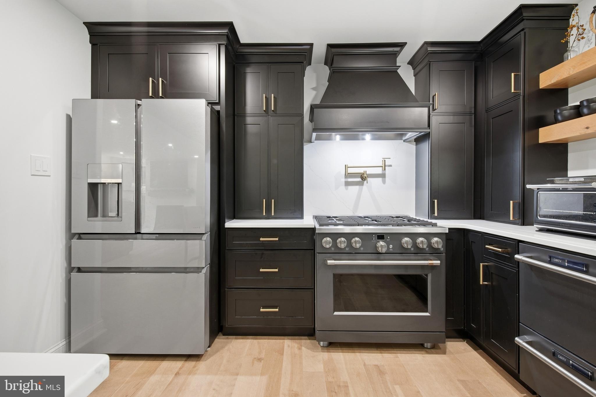 THORNHILL - Residential