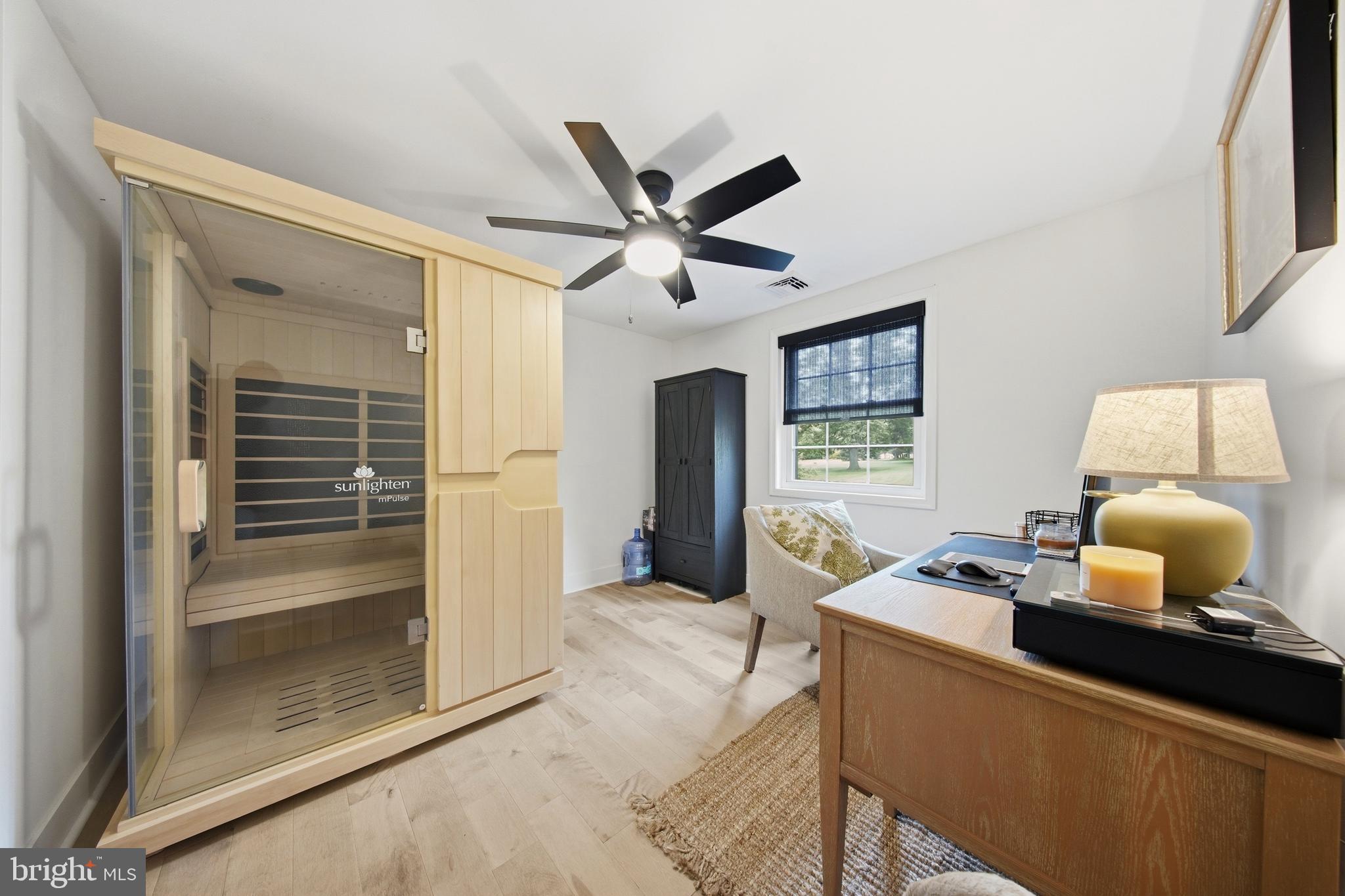 THORNHILL - Residential