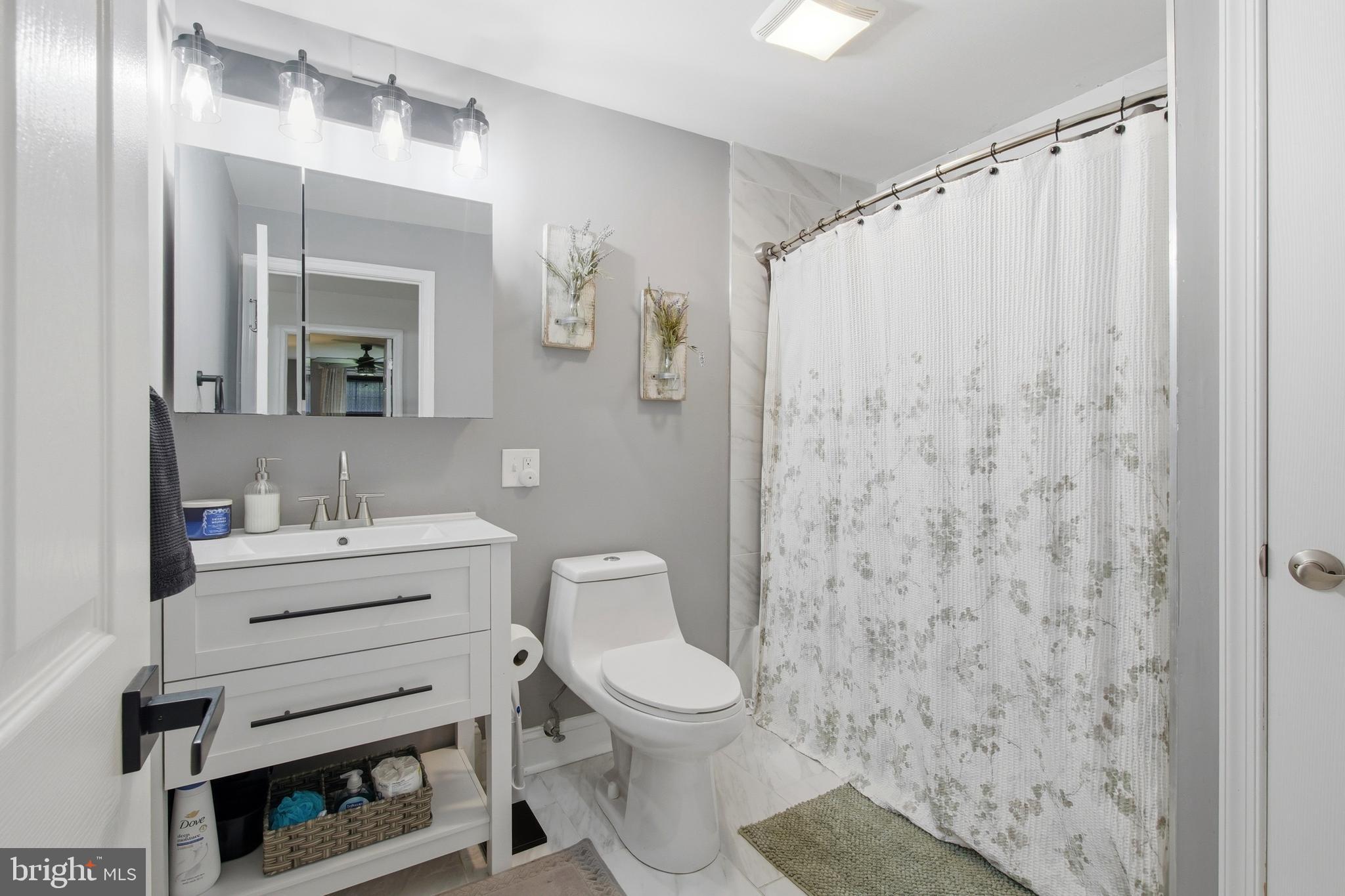 THORNHILL - Residential