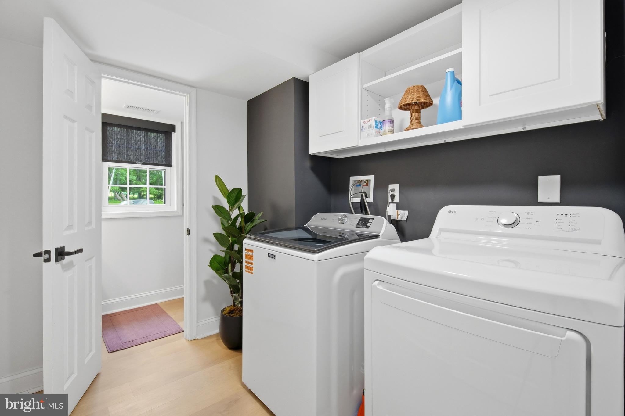 THORNHILL - Residential