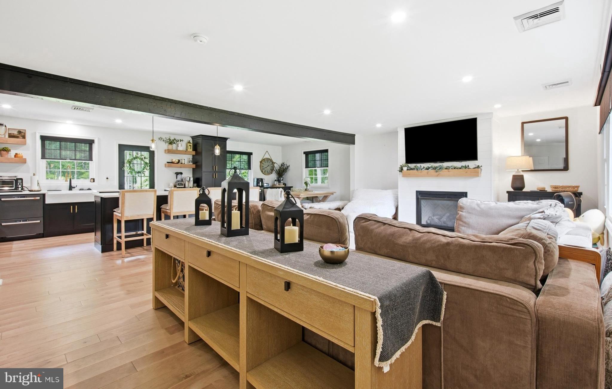 THORNHILL - Residential