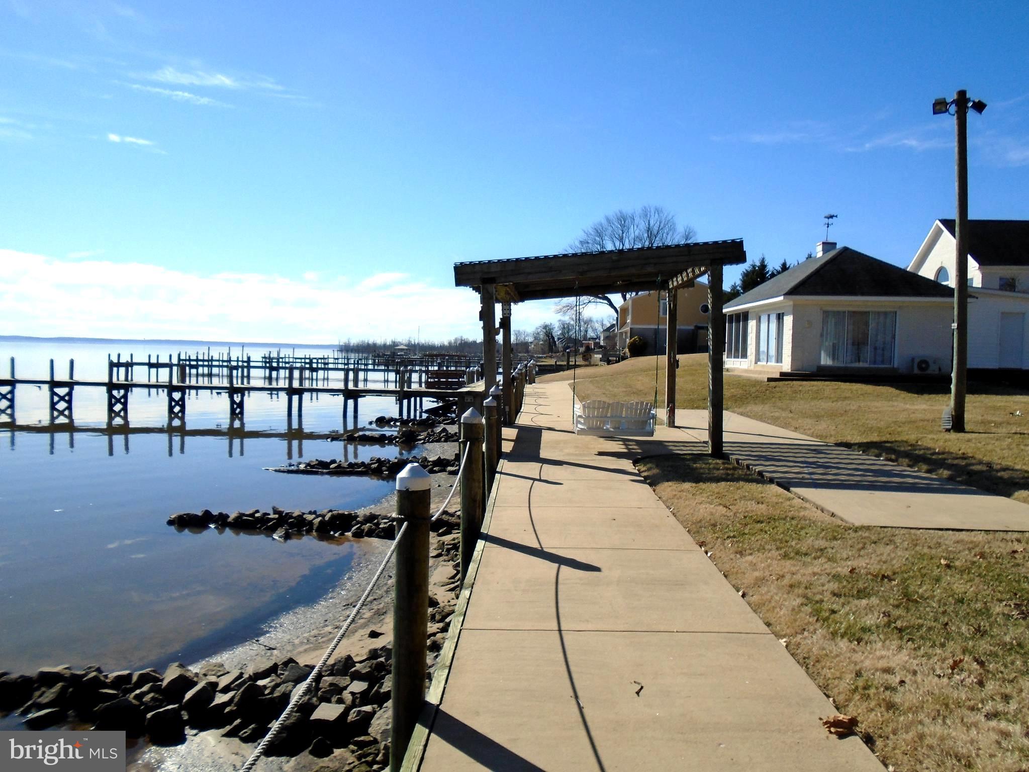 FEATHERSTONE SHORES - Residential
