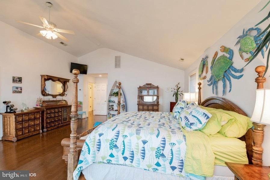 FEATHERSTONE SHORES - Residential