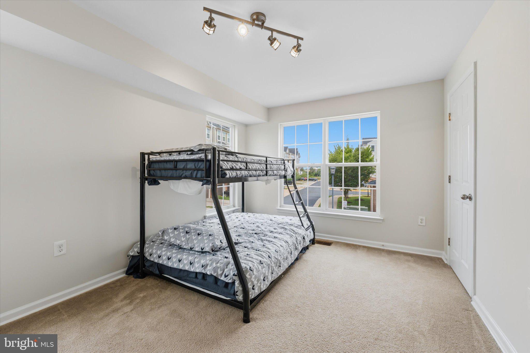 EAST GATE 3 CONDOMINIUM - Residential