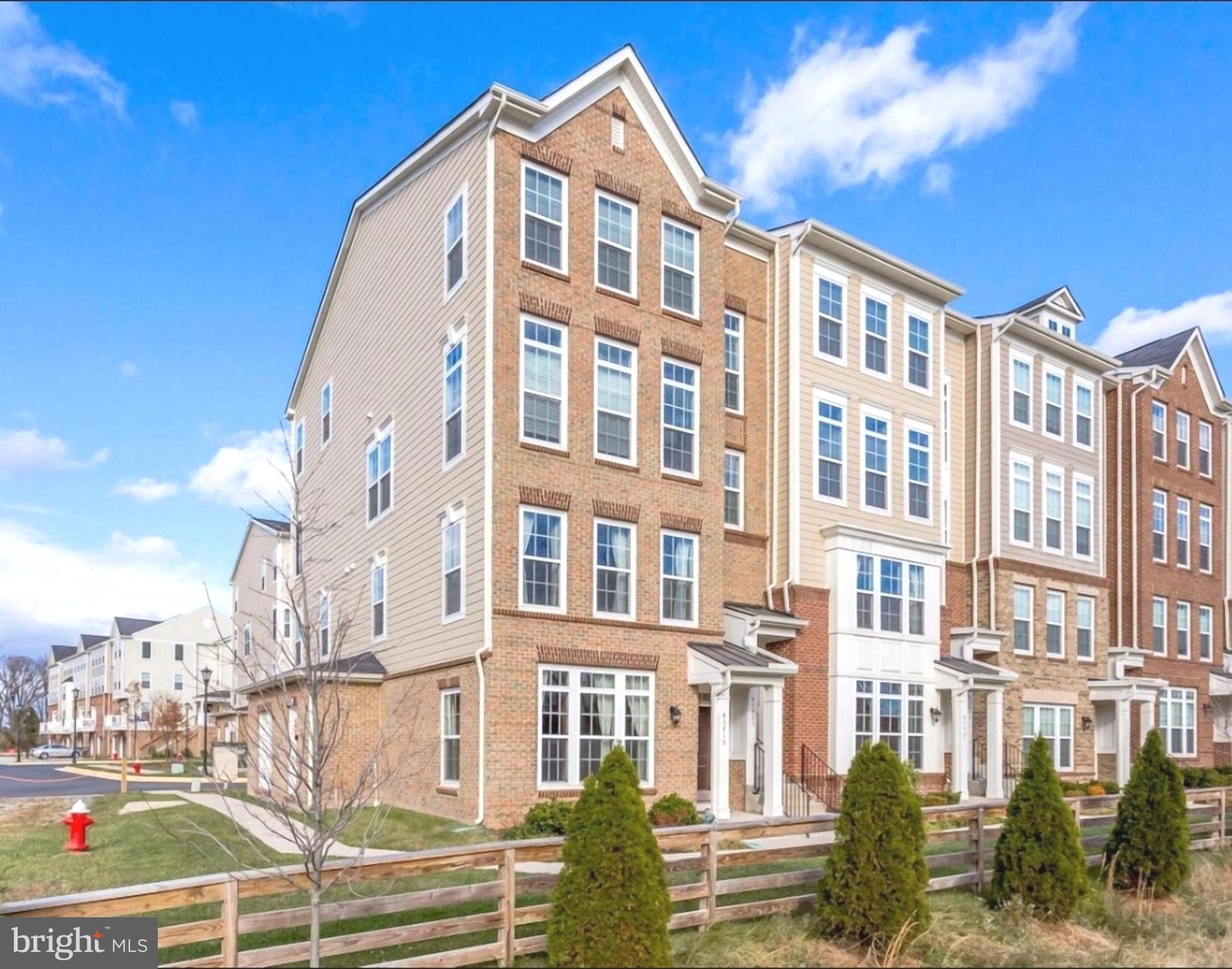 EAST GATE 3 CONDOMINIUM - Residential
