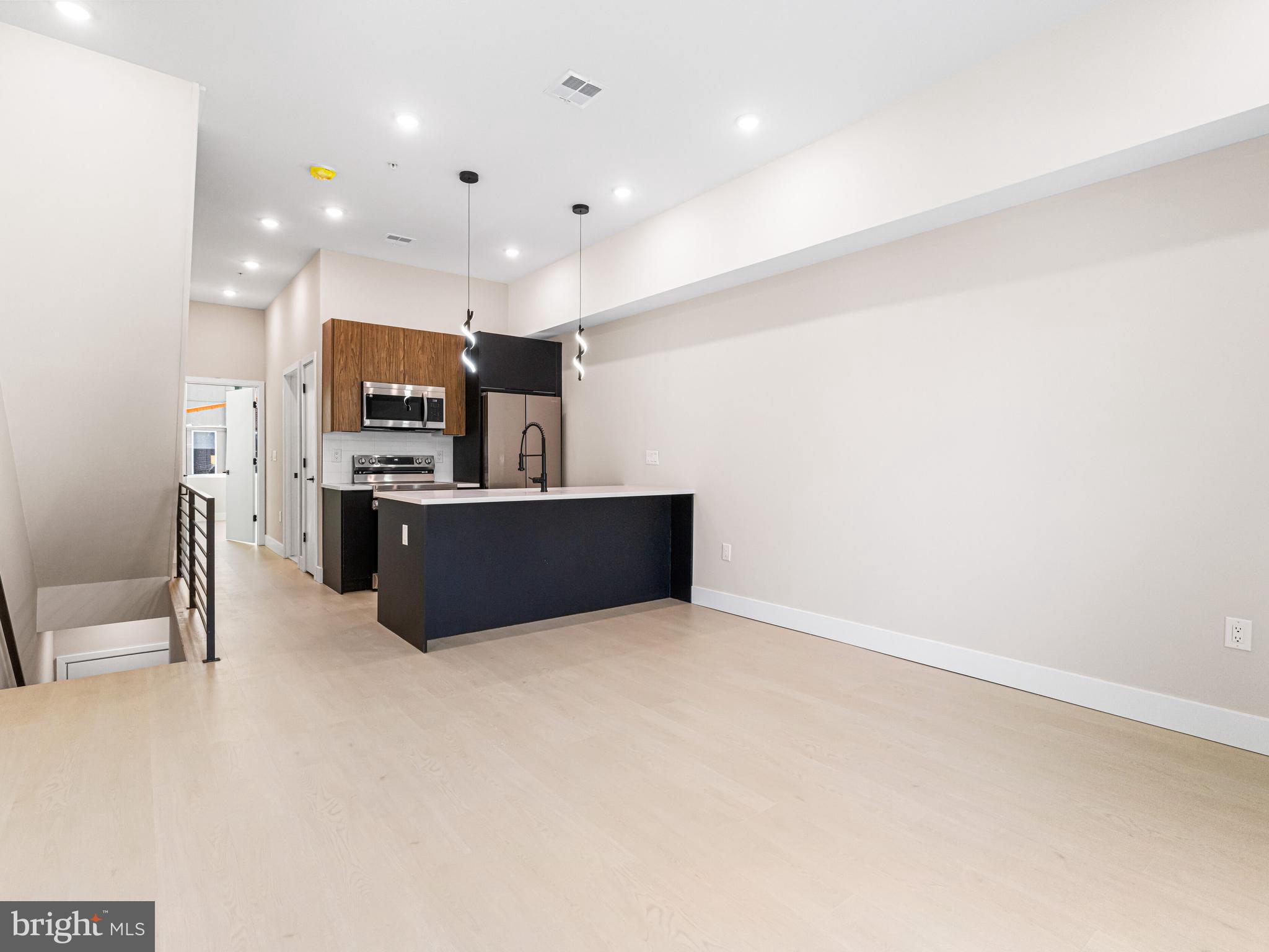 PORT RICHMOND - Residential Income