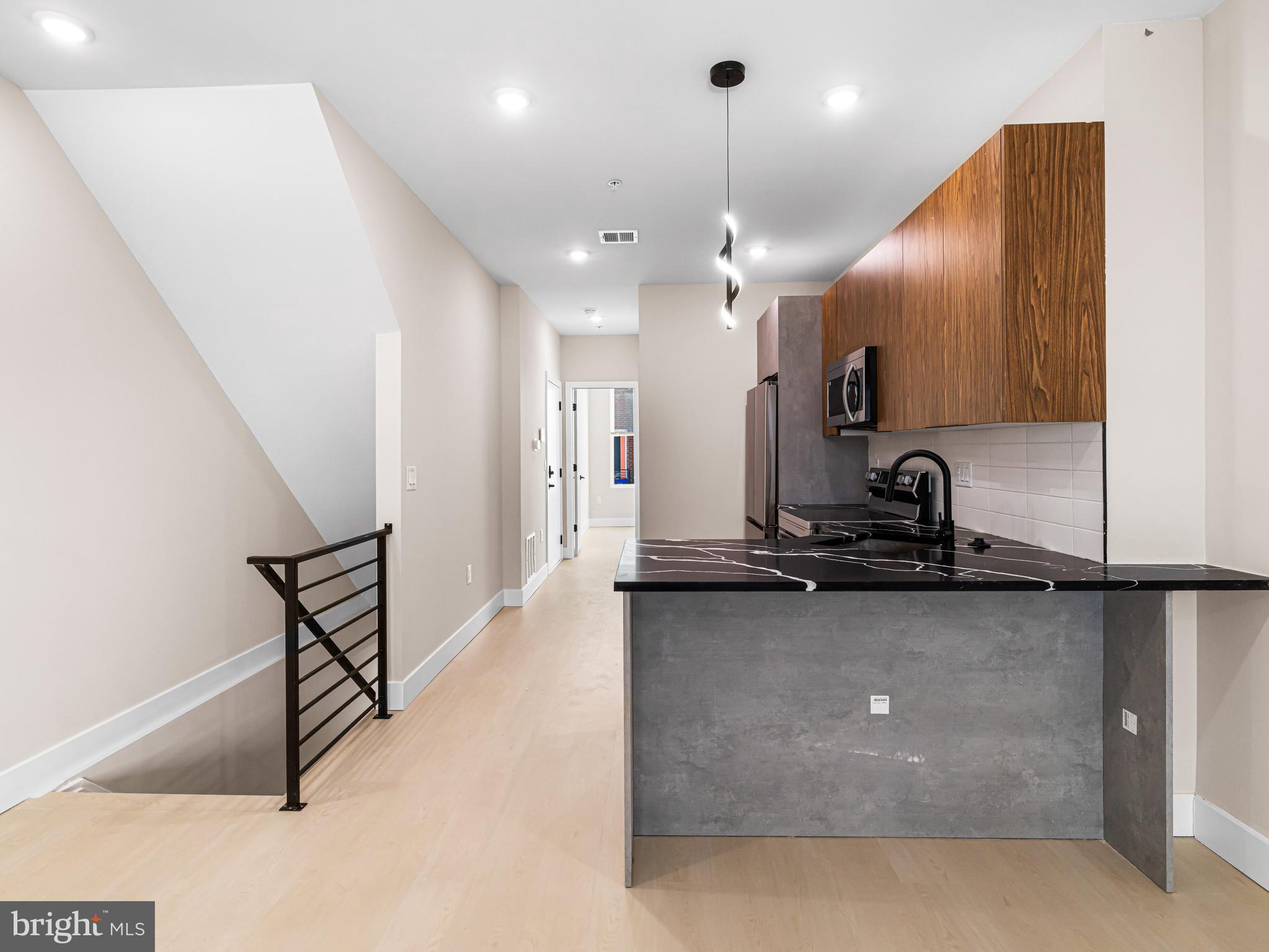 PORT RICHMOND - Residential Income